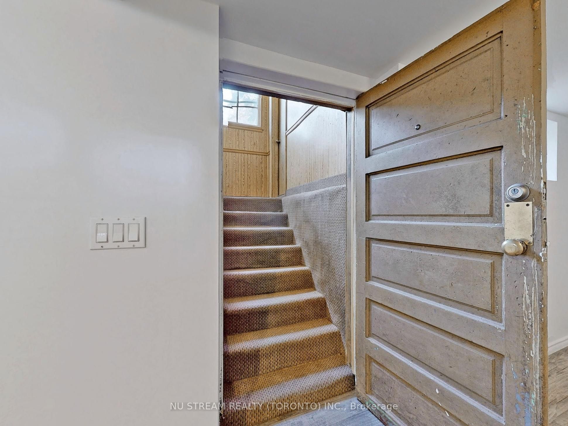 #full House - 23 Mississauga Road Property Photo 41