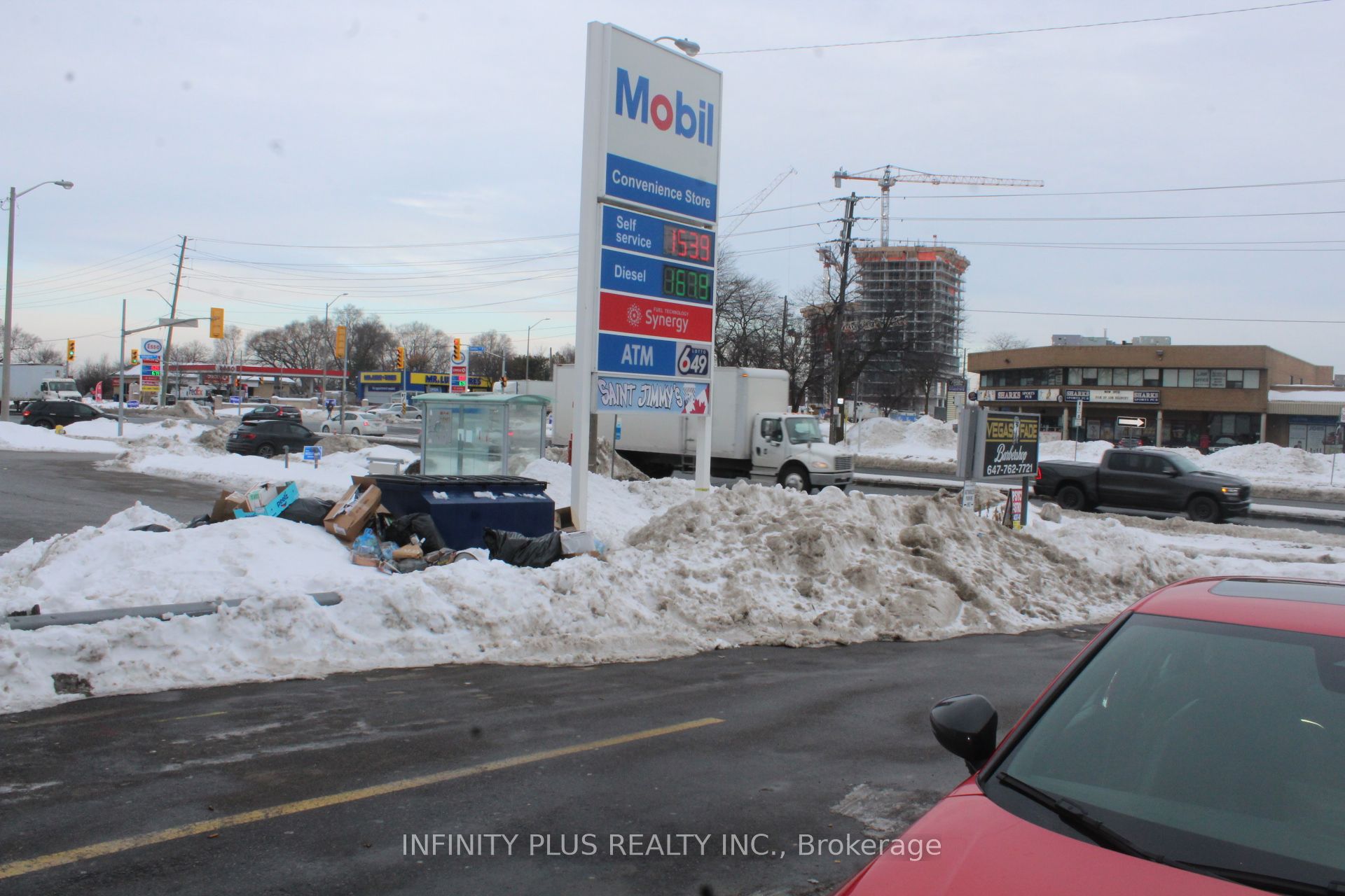 6123 Steeles Avenue Property Photo 13