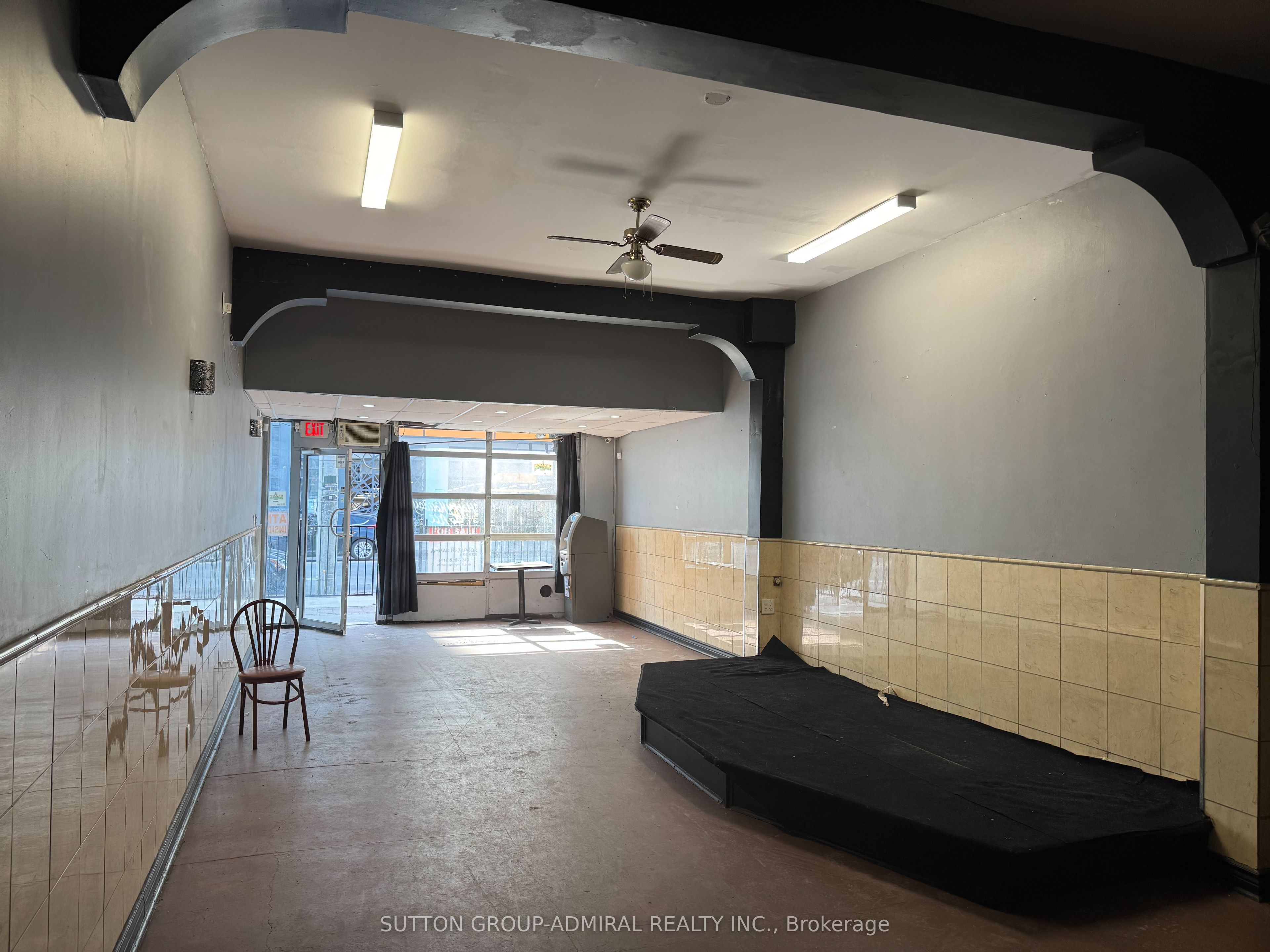 1602 Eglinton Avenue Property Photo 10