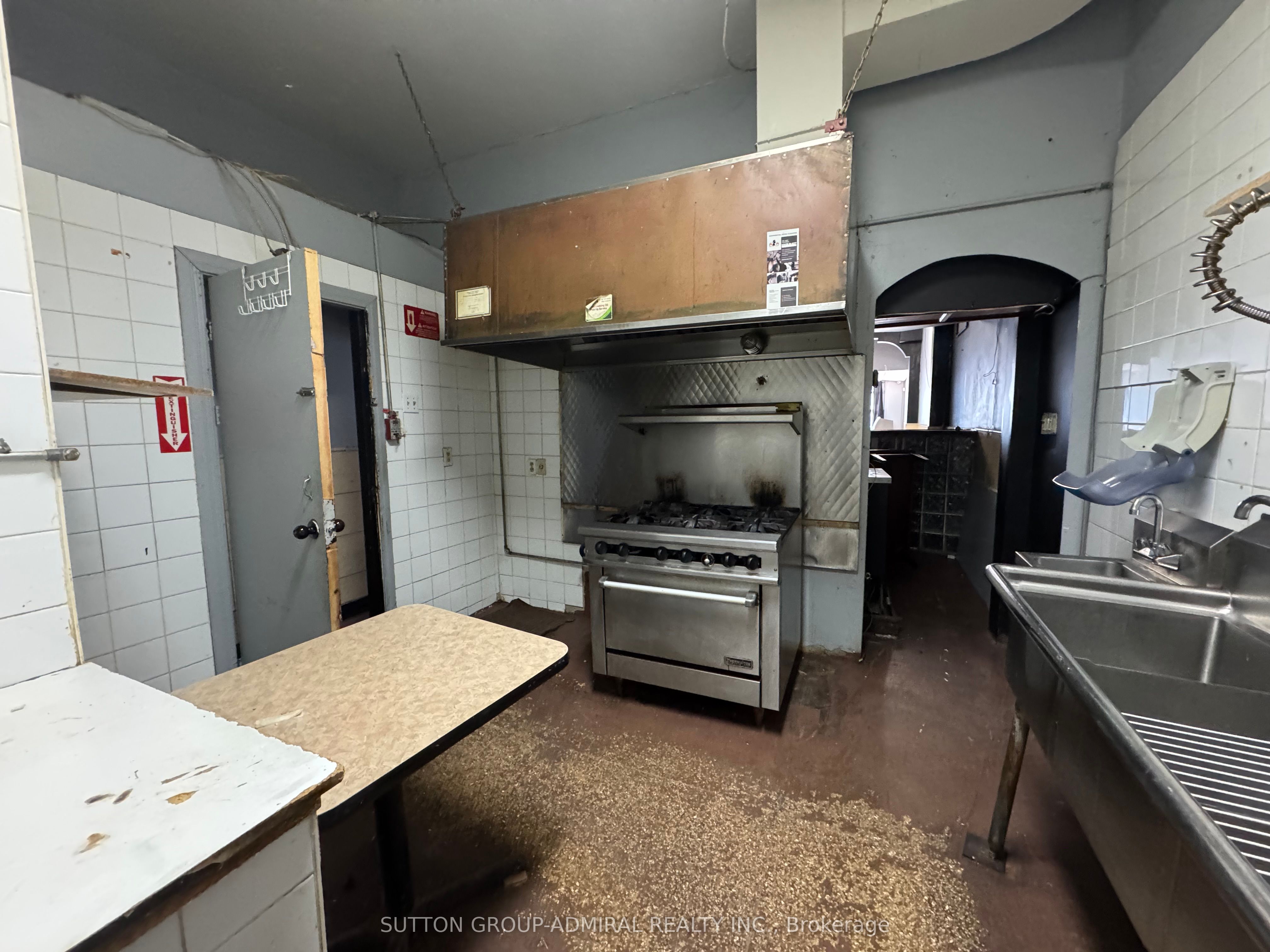 1602 Eglinton Avenue Property Photo 11