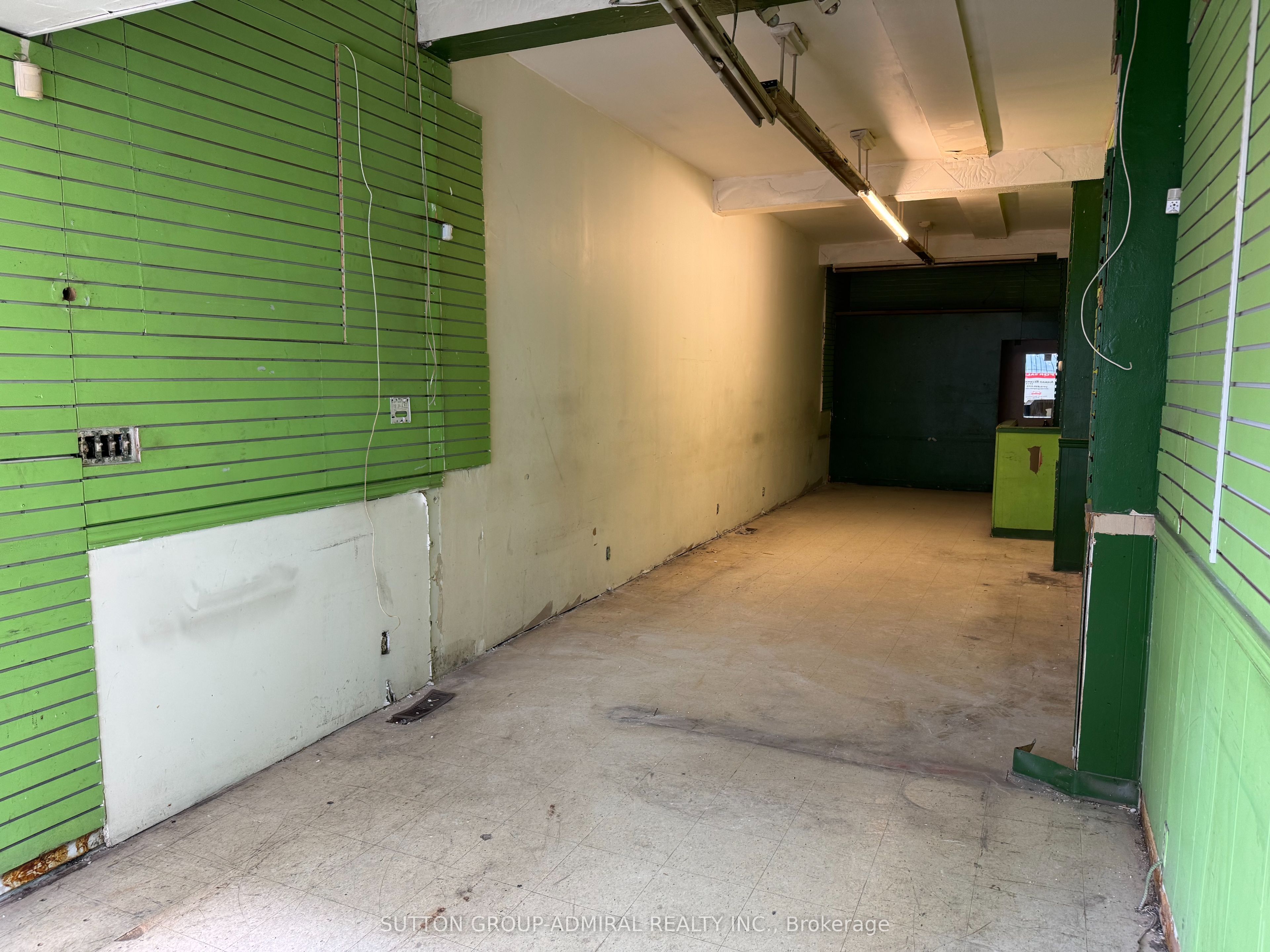 1602 Eglinton Avenue Property Photo 14