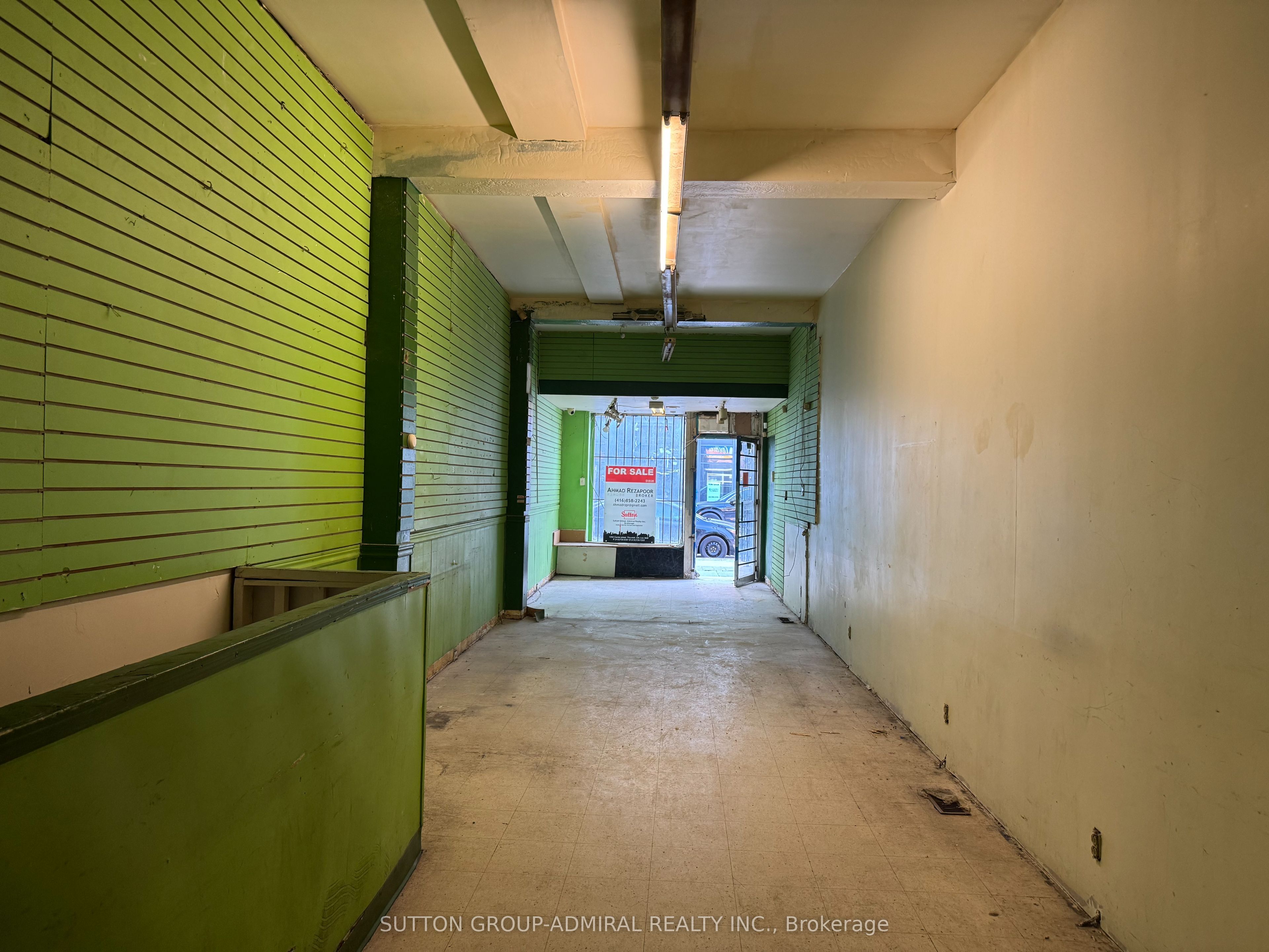 1602 Eglinton Avenue Property Photo 15