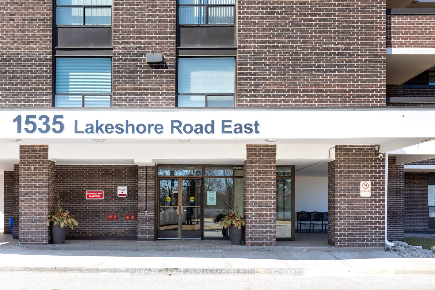 #404 - 1535 Lakeshore Road Property Photo 2