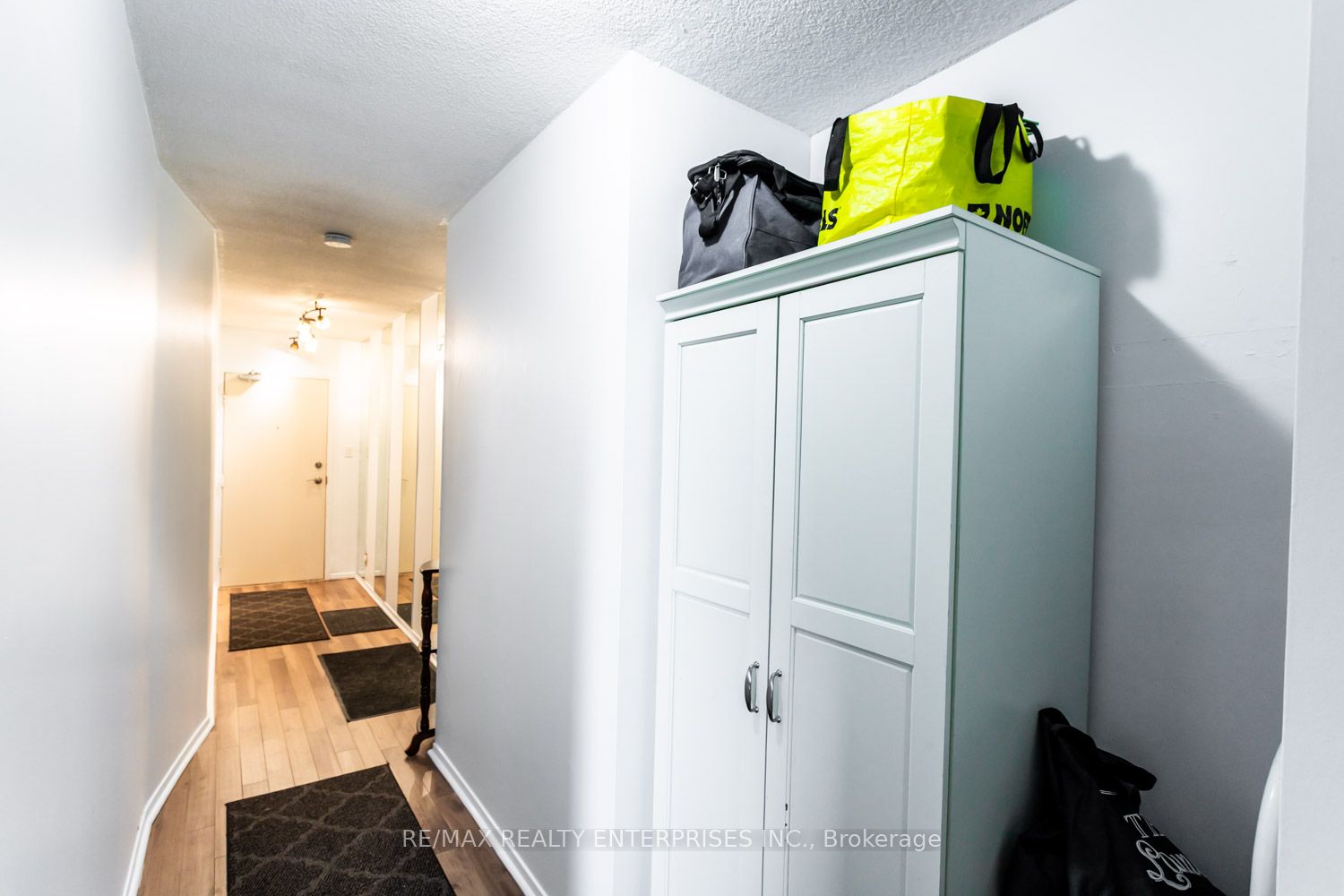 #404 - 1535 Lakeshore Road Property Photo 6