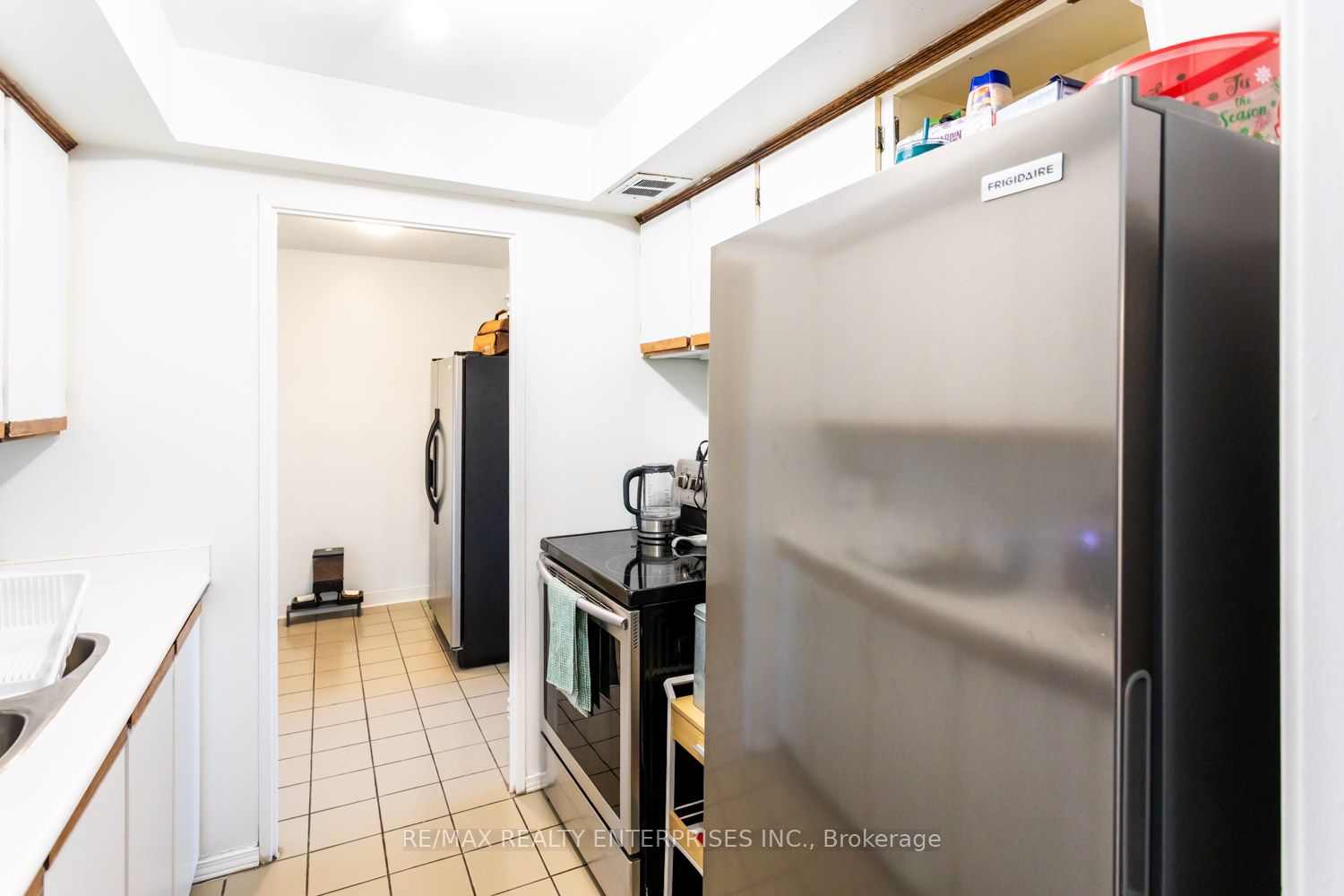 #404 - 1535 Lakeshore Road Property Photo 8