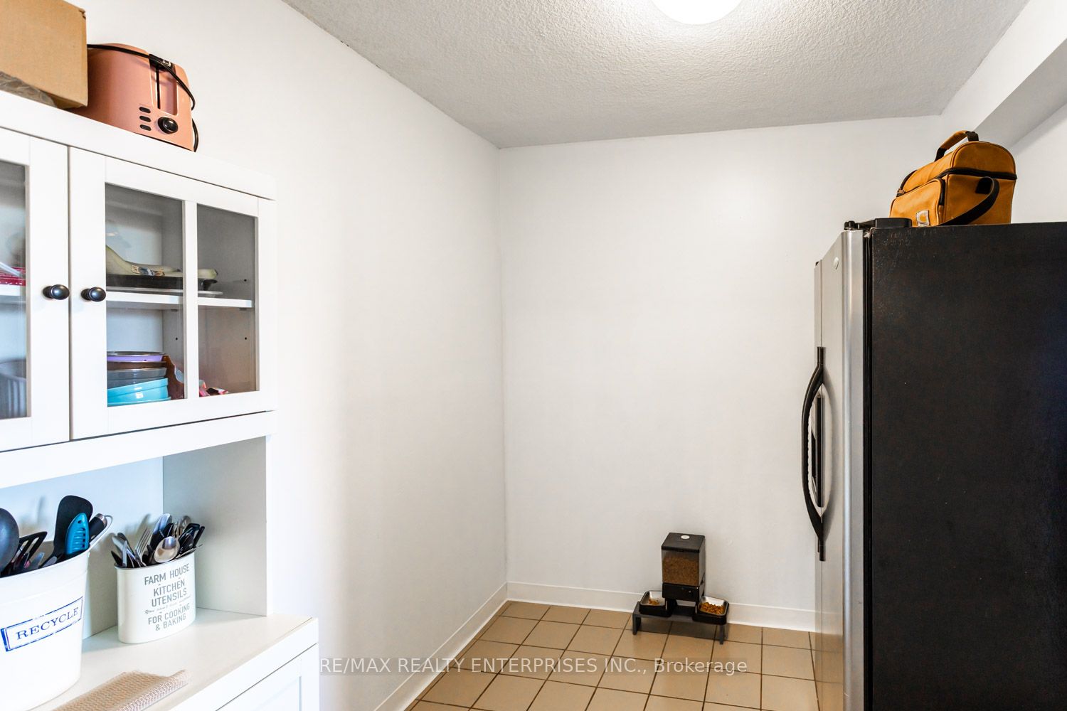 #404 - 1535 Lakeshore Road Property Photo 9