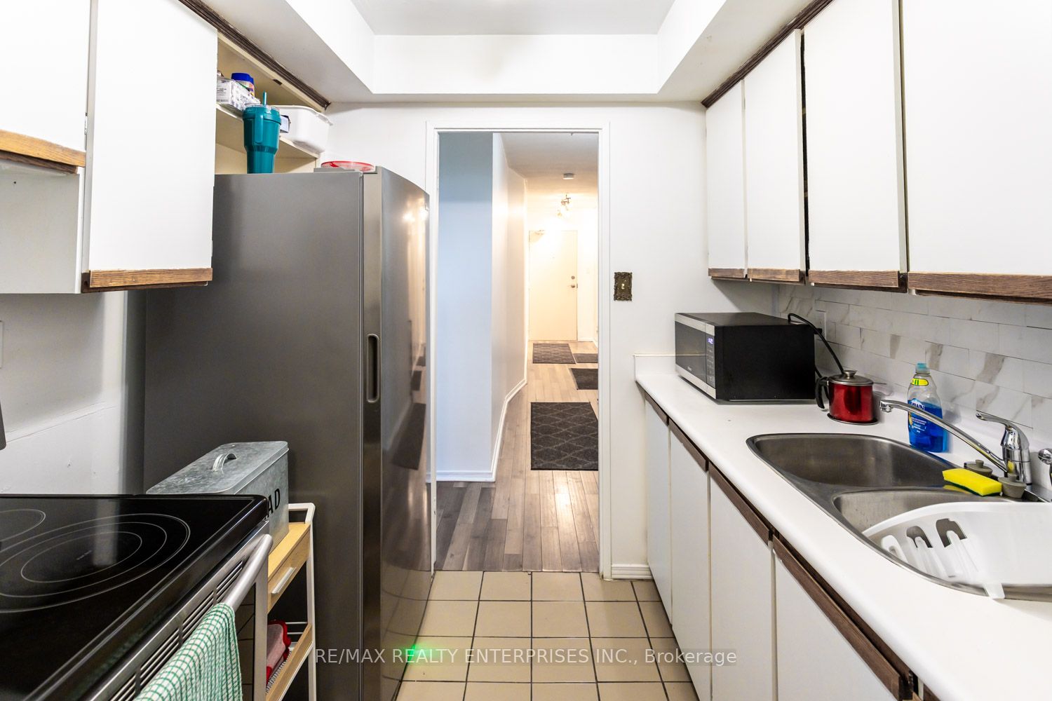 #404 - 1535 Lakeshore Road Property Photo 10