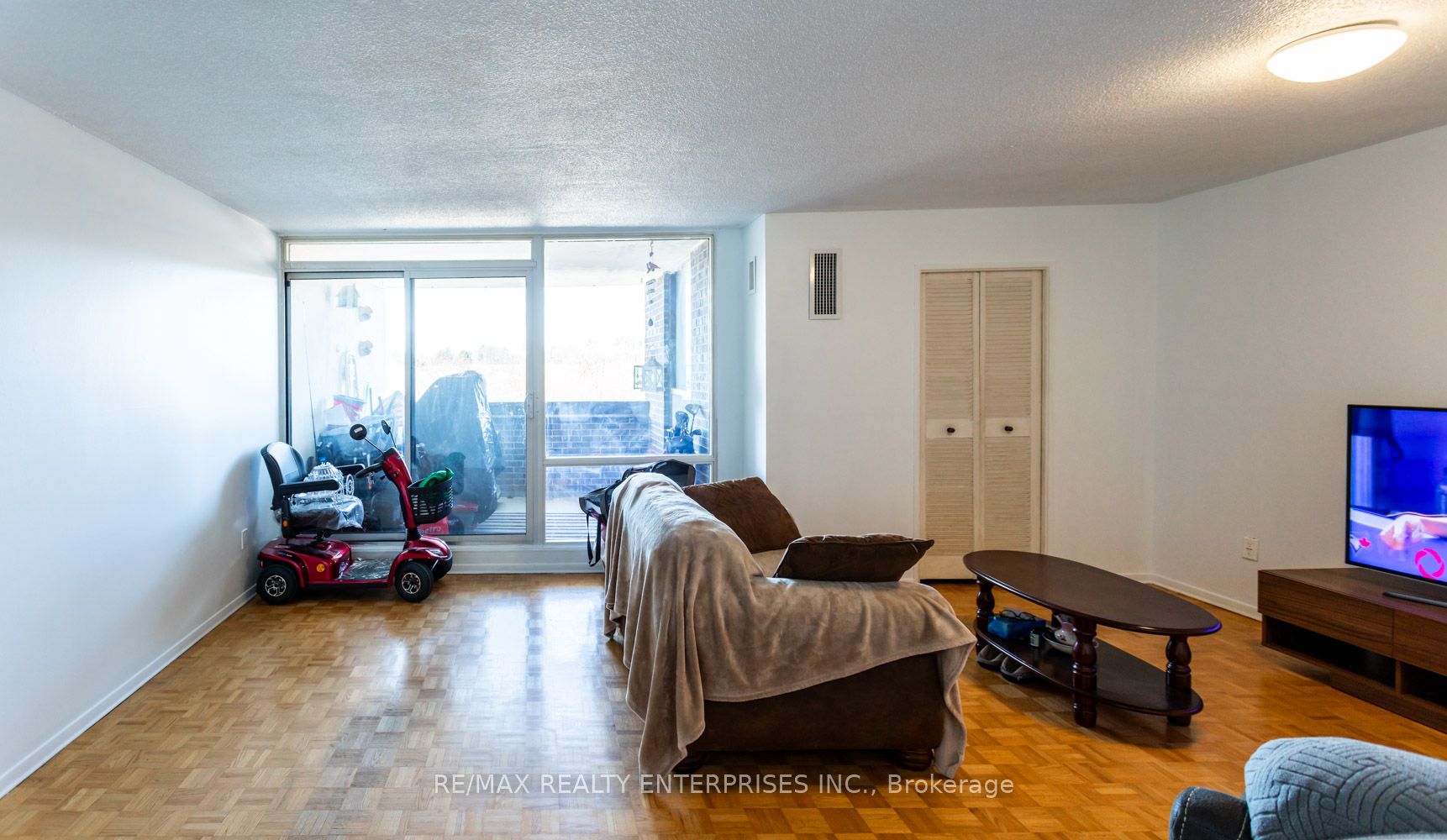 #404 - 1535 Lakeshore Road Property Photo 17