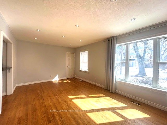 #main - 16 Ambleside Avenue Property Photo 7