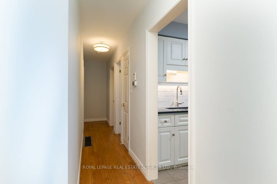 #main - 16 Ambleside Avenue Property Photo 15