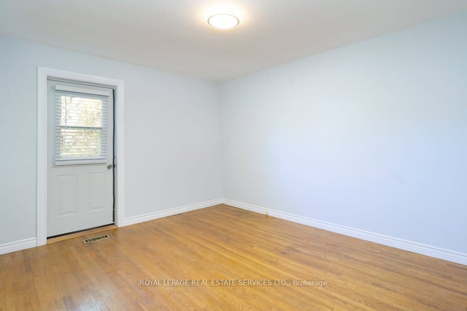 #main - 16 Ambleside Avenue Property Photo 16