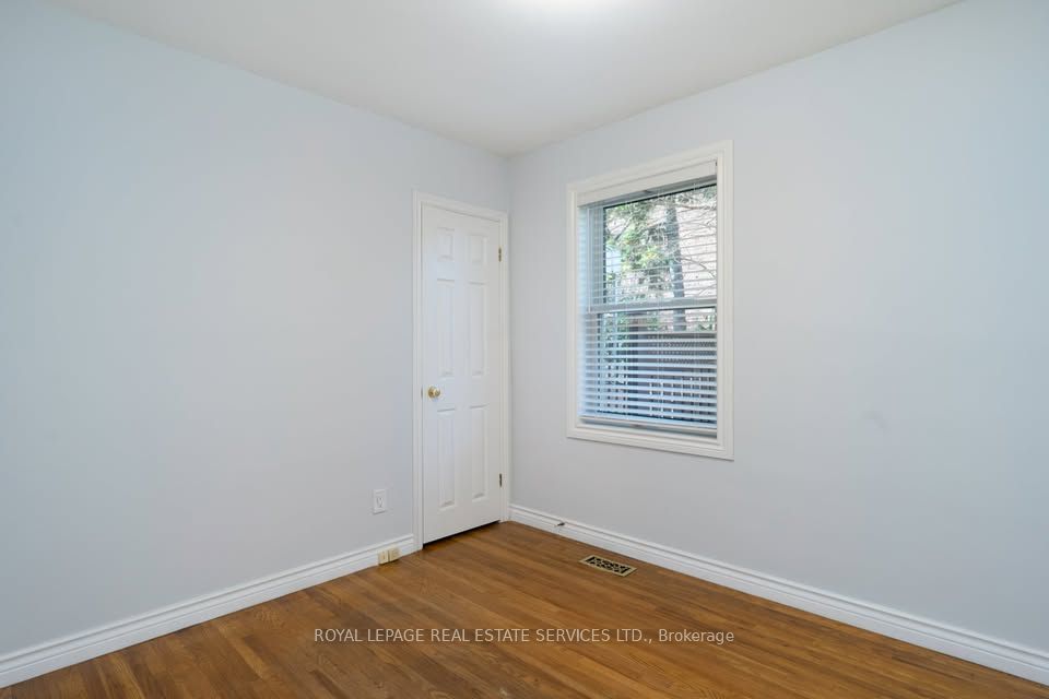 #main - 16 Ambleside Avenue Property Photo 21