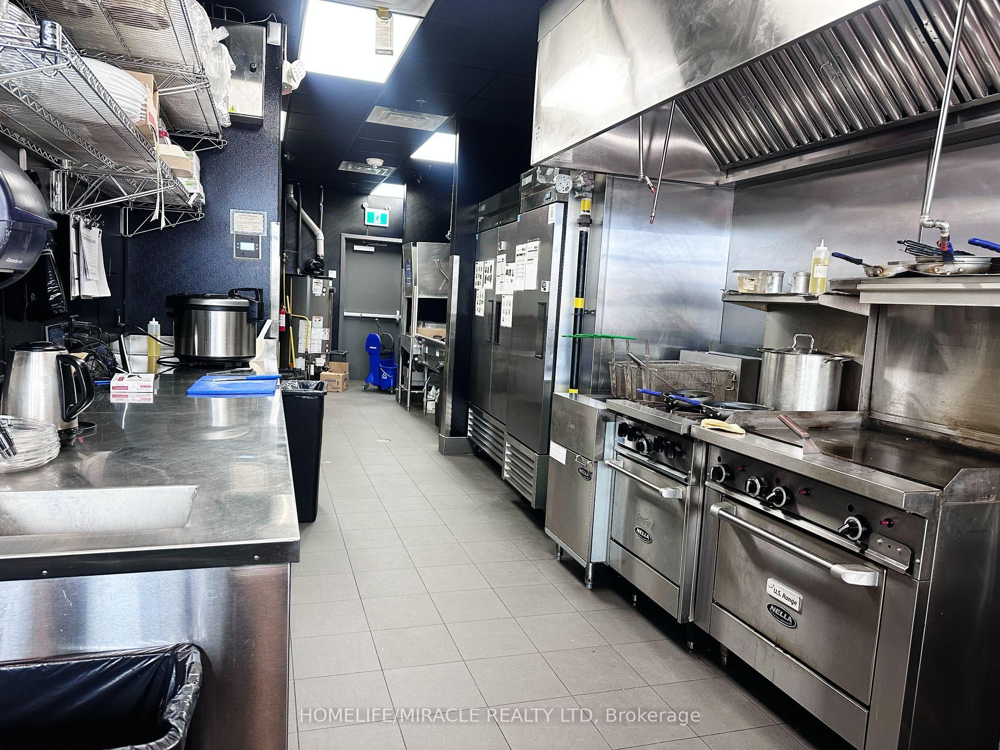 31 Rexdale Boulevard Property Photo 6