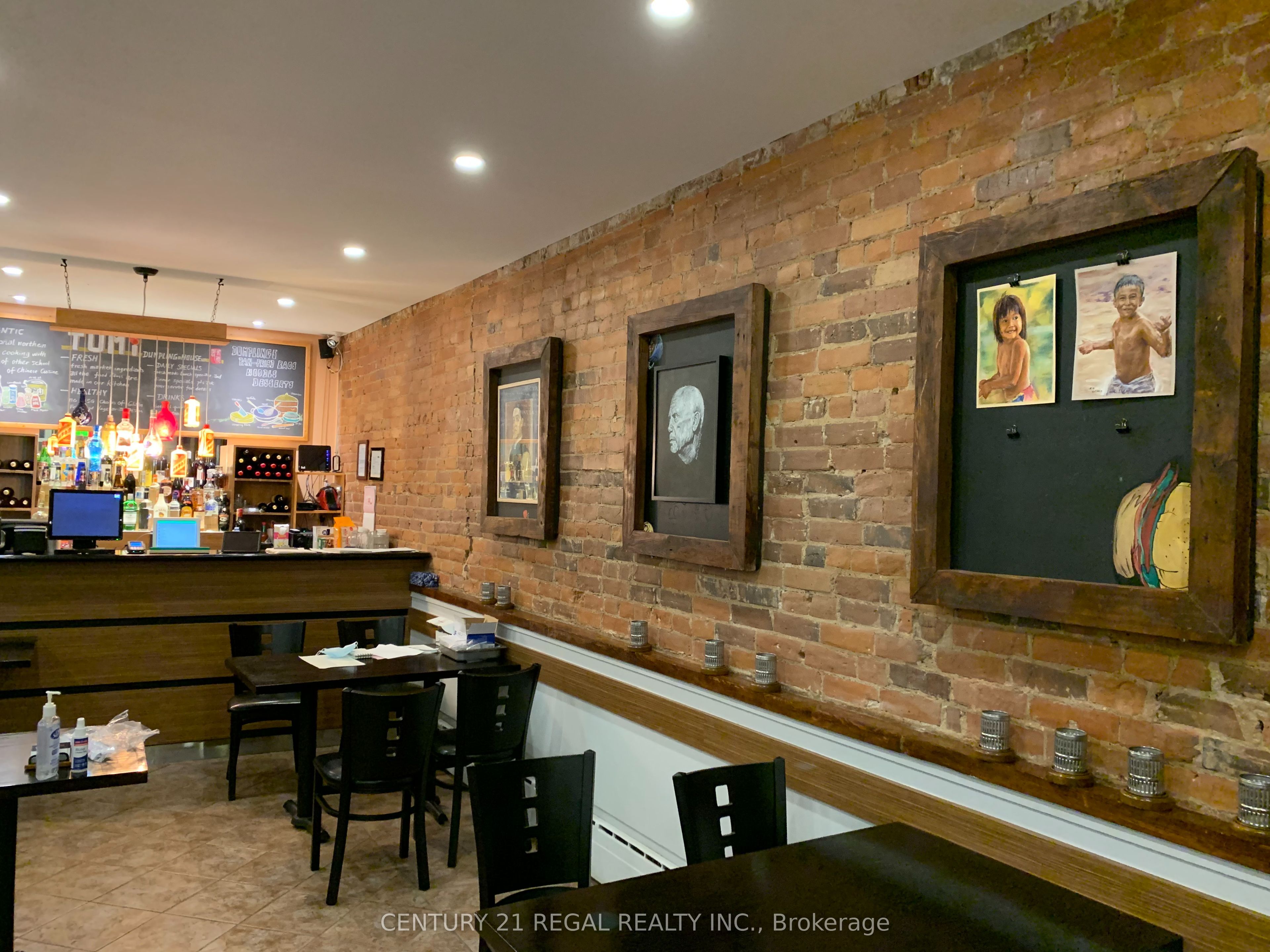 2904 Dundas Street Property Photo 5
