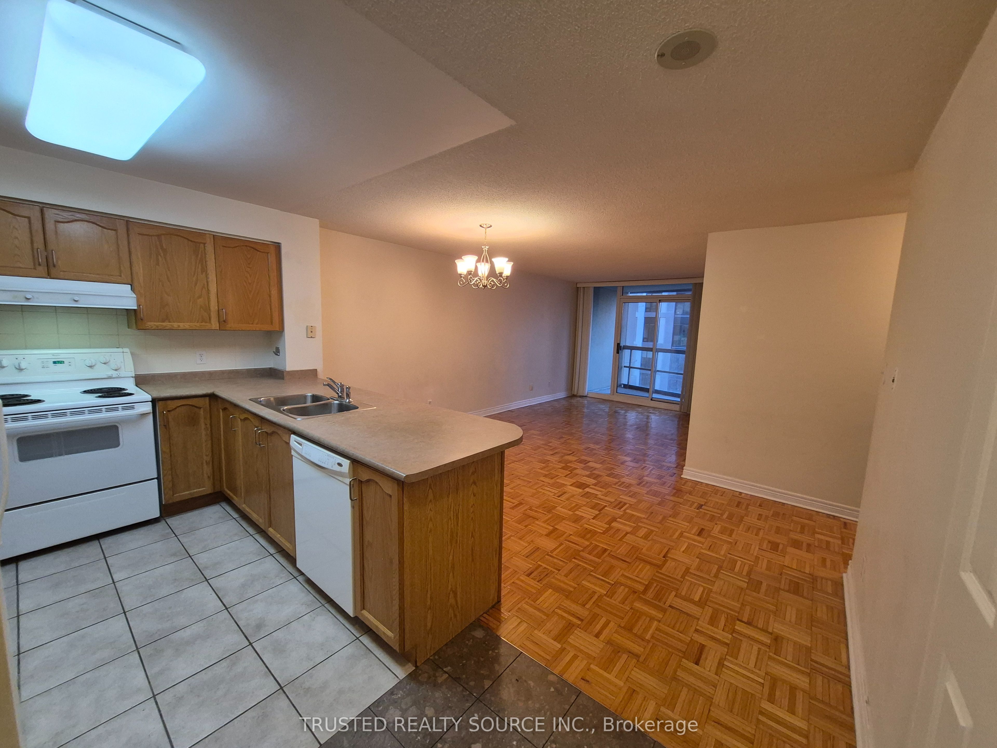 #2302 - 156 Enfield Place Property Photo 12