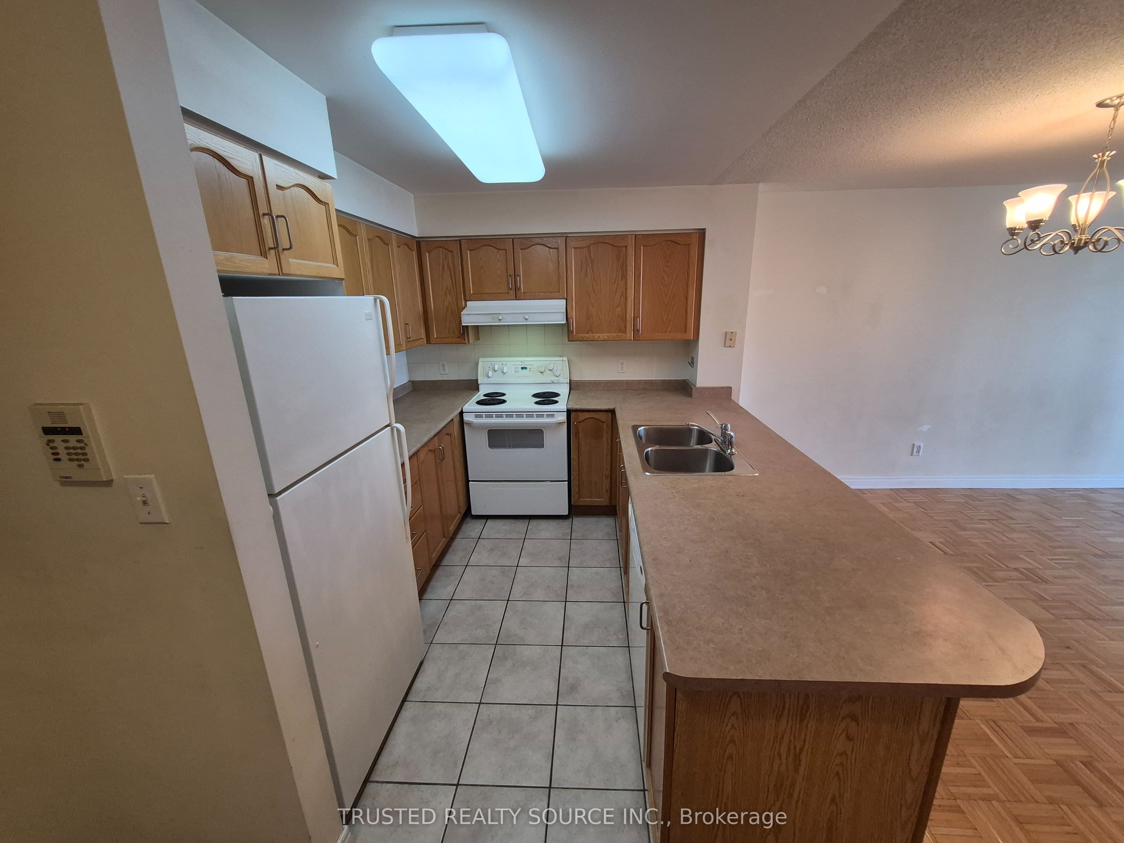 #2302 - 156 Enfield Place Property Photo 14
