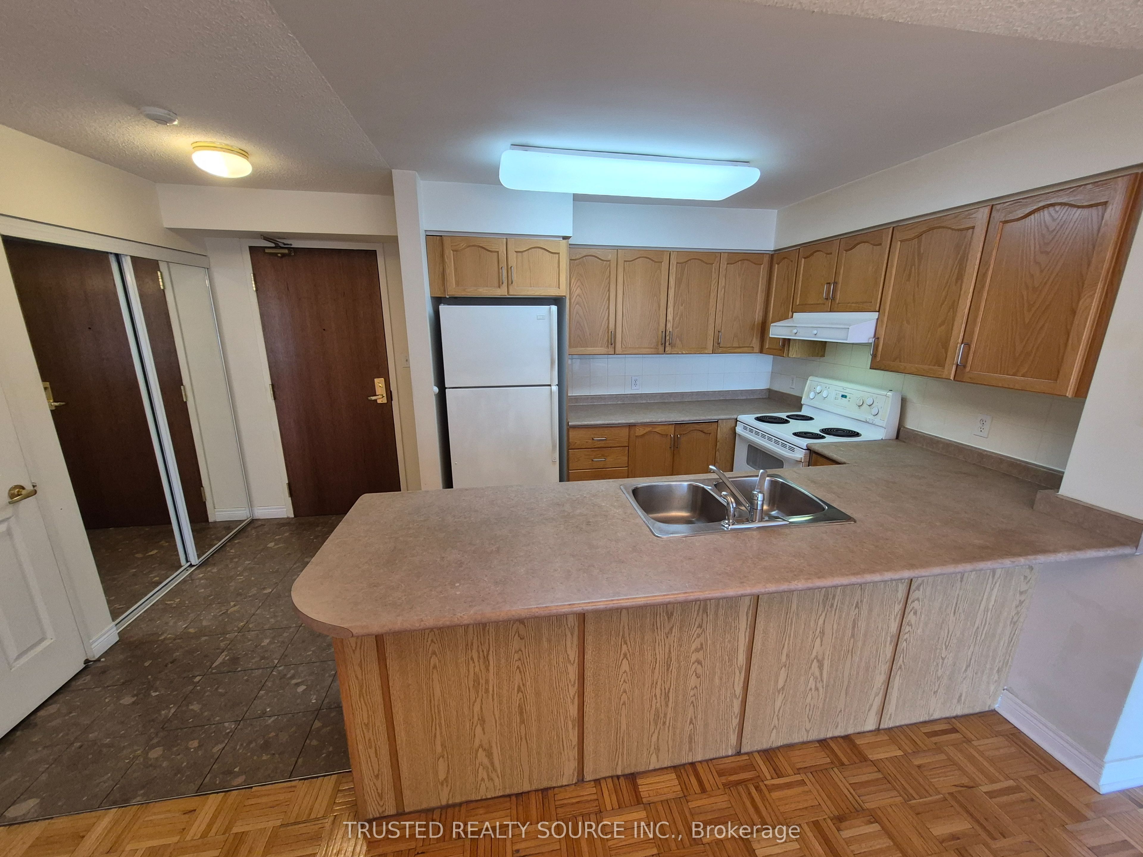 #2302 - 156 Enfield Place Property Photo 18