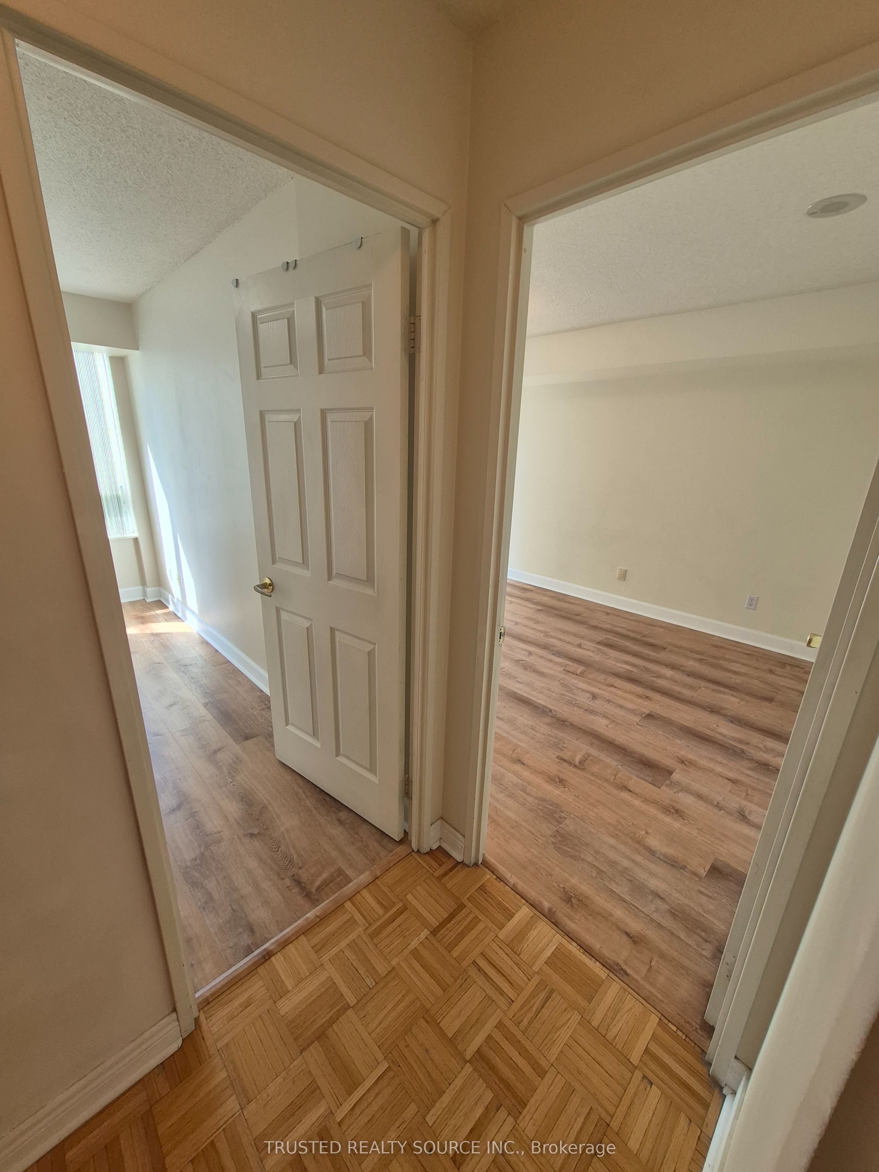 #2302 - 156 Enfield Place Property Photo 27