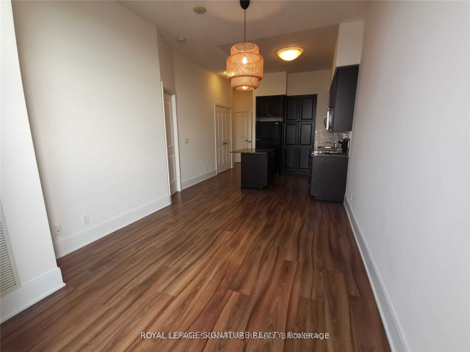 #ph01 - 330 Burnhamthorpe Road Property Photo 4