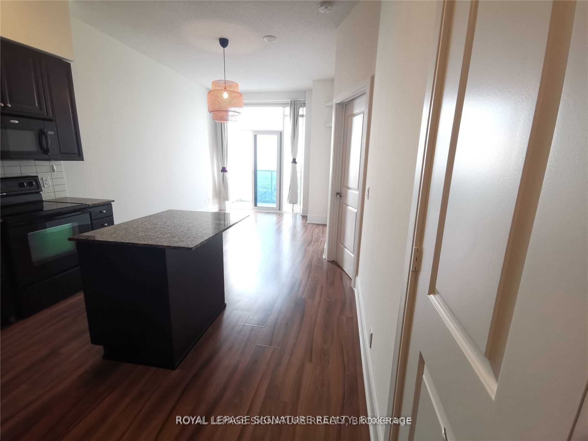 #ph01 - 330 Burnhamthorpe Road Property Photo 6