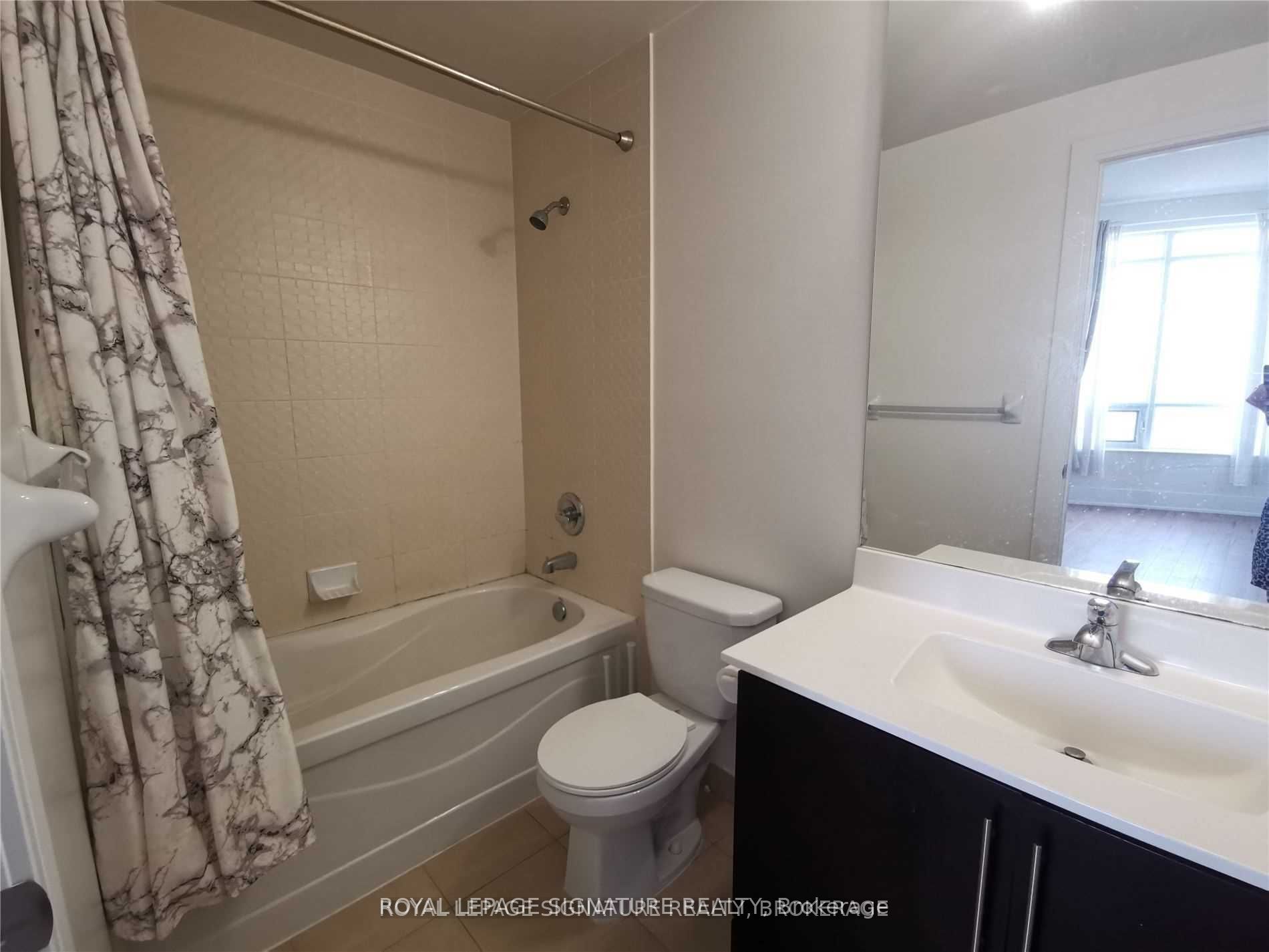 #ph01 - 330 Burnhamthorpe Road Property Photo 9