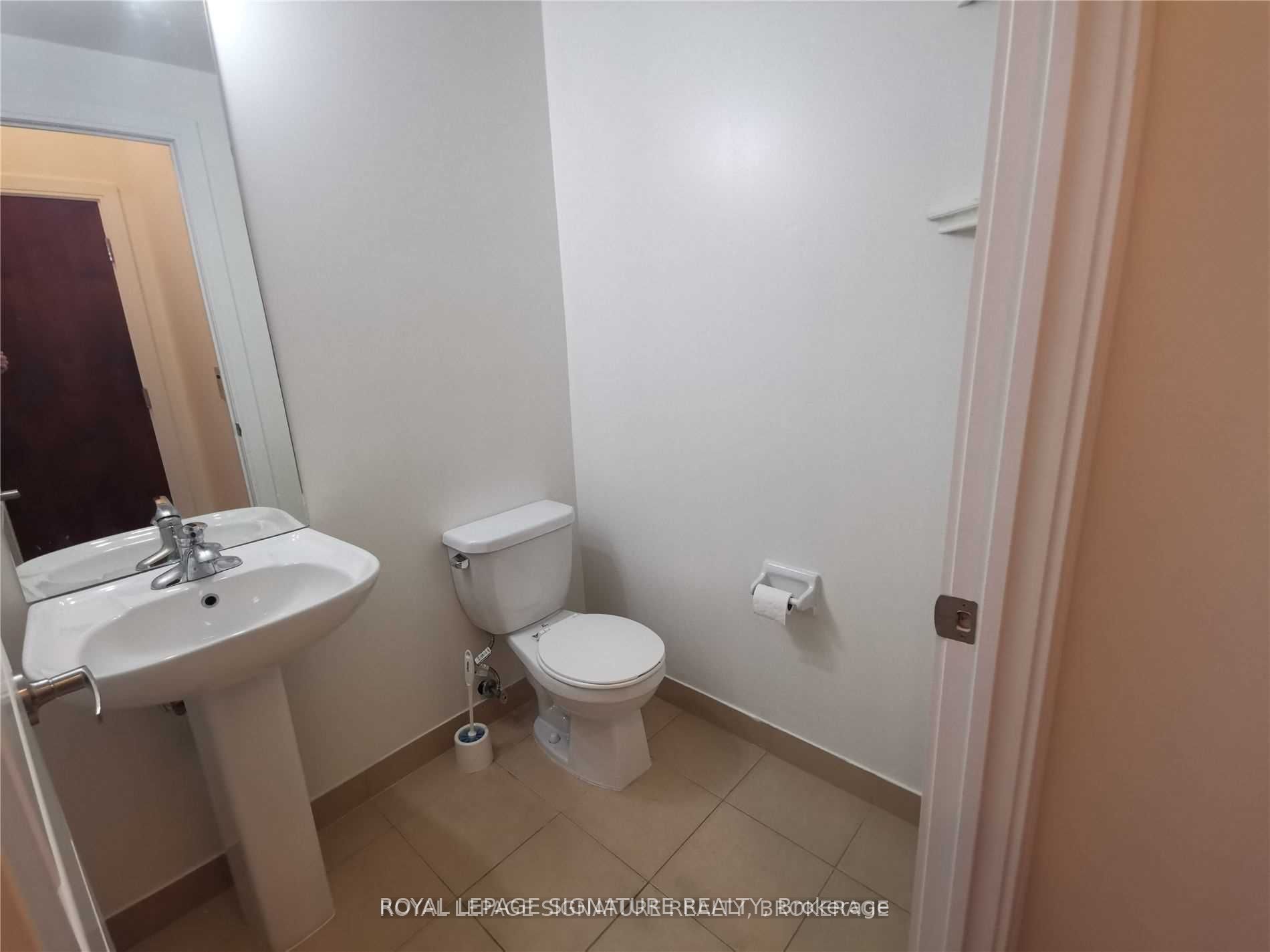 #ph01 - 330 Burnhamthorpe Road Property Photo 10