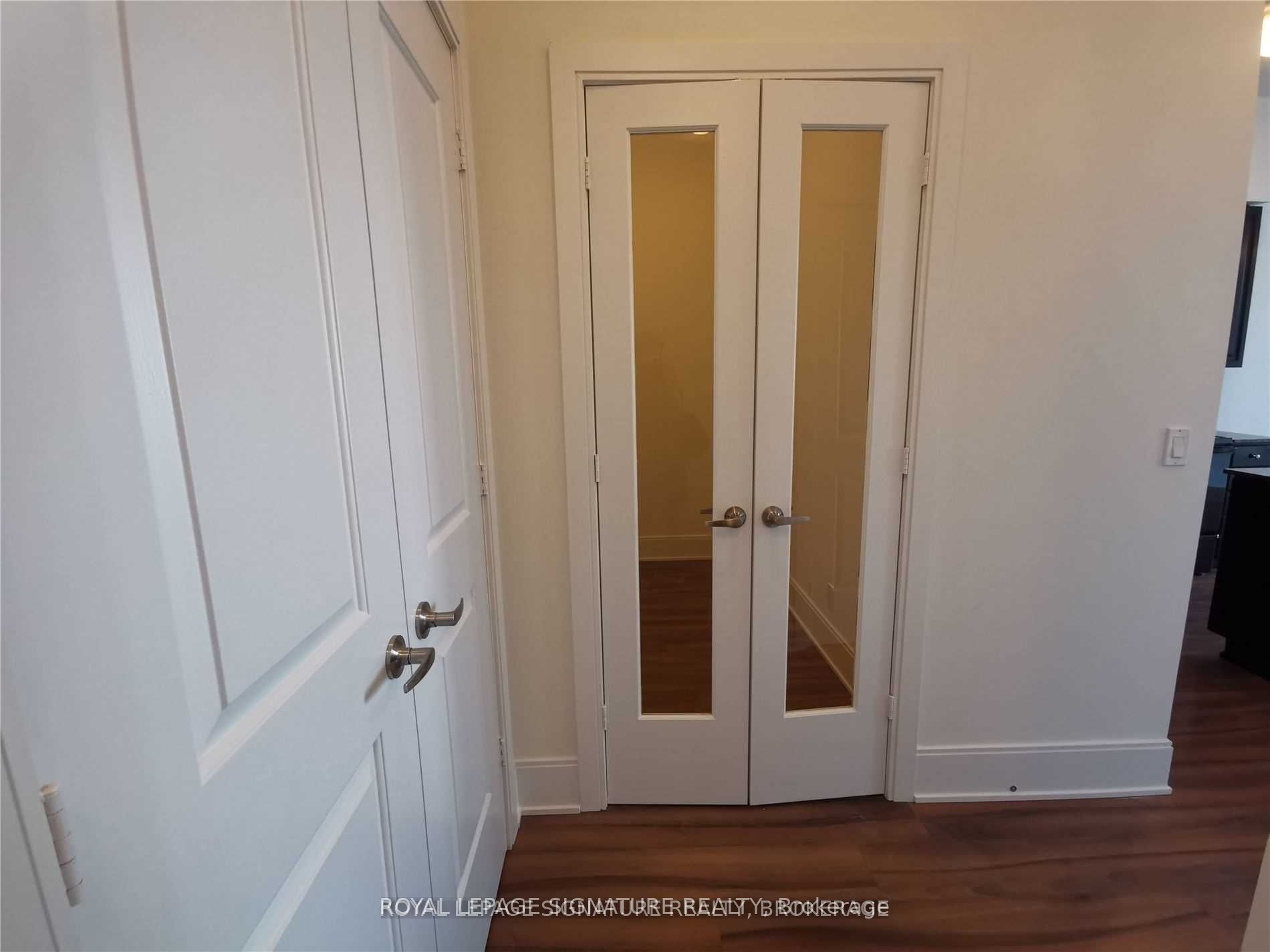 #ph01 - 330 Burnhamthorpe Road Property Photo 11