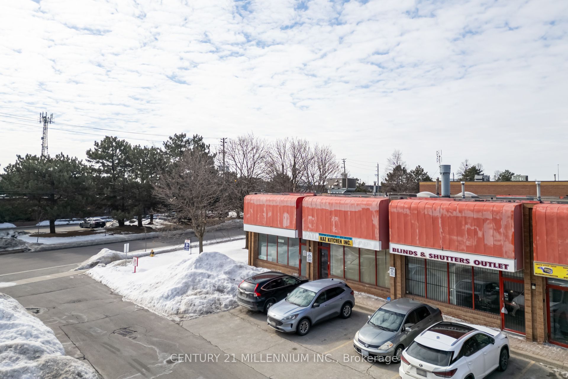 #33 - 24 Steinway Boulevard Property Photo 2