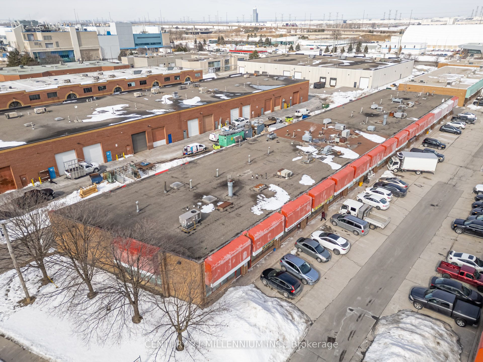 #33 - 24 Steinway Boulevard Property Photo 4