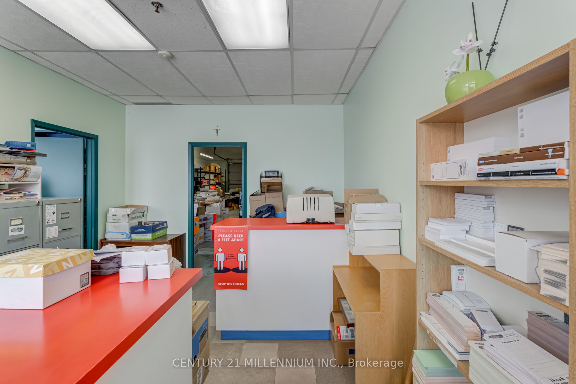 #33 - 24 Steinway Boulevard Property Photo 6