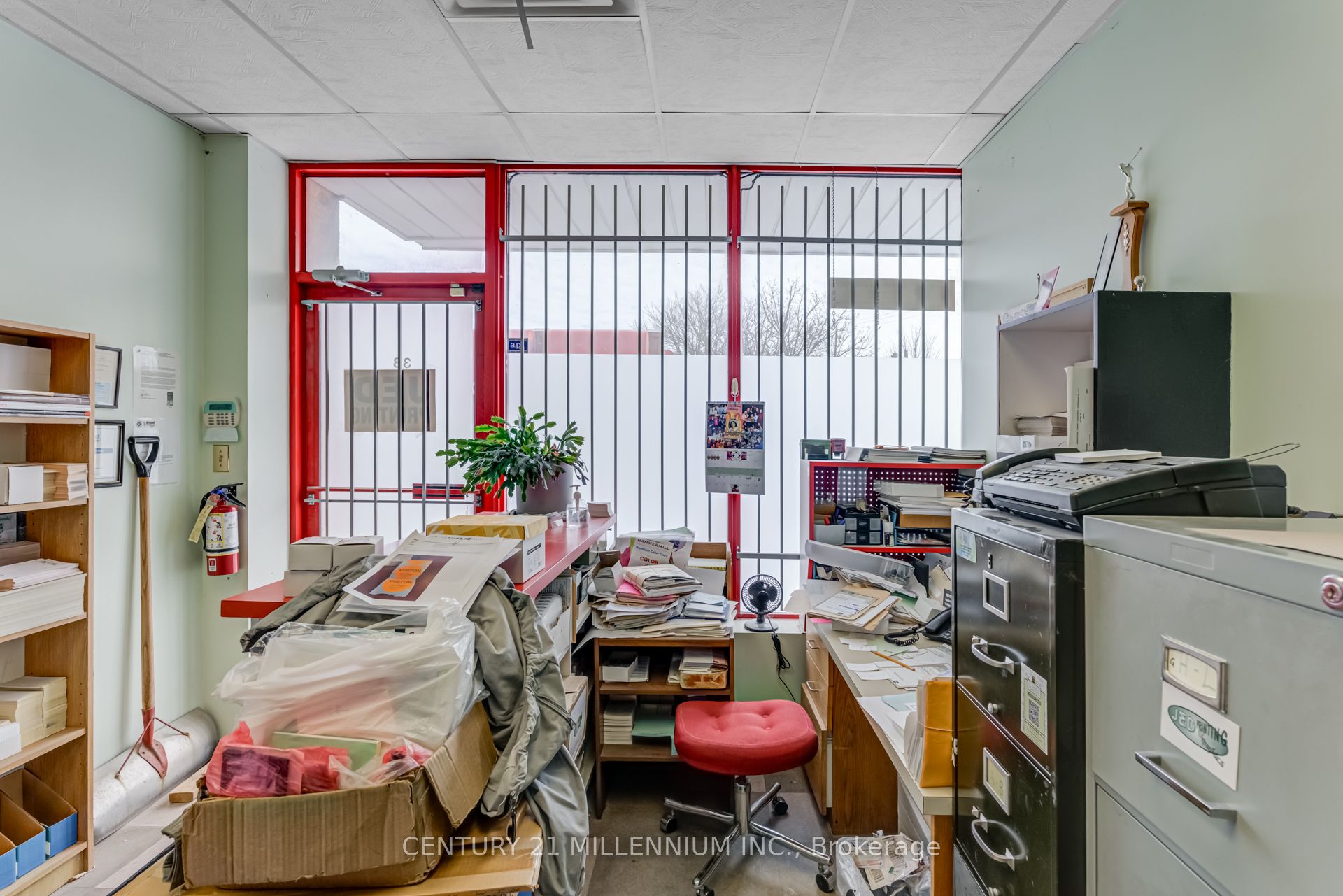 #33 - 24 Steinway Boulevard Property Photo 7