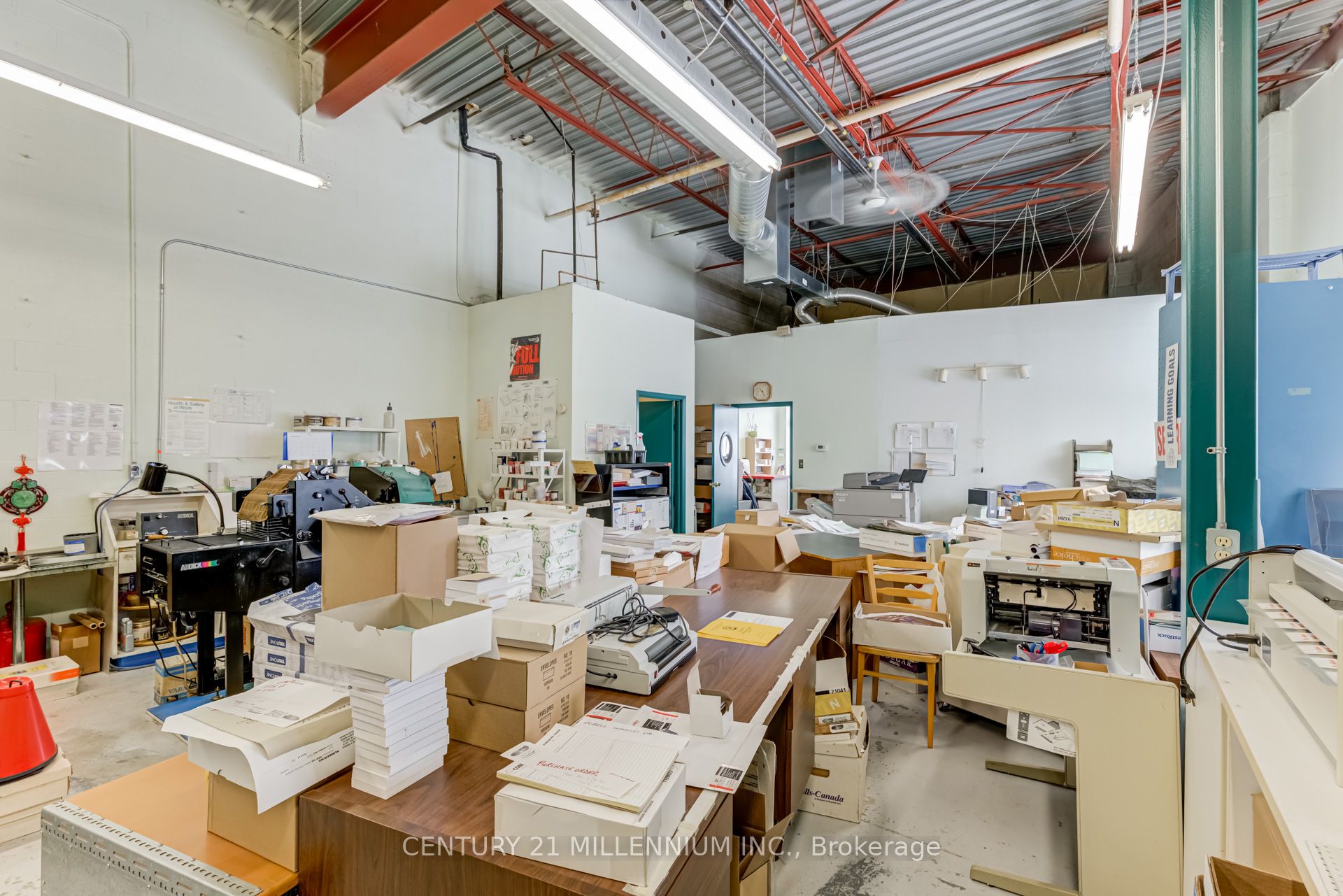 #33 - 24 Steinway Boulevard Property Photo 22