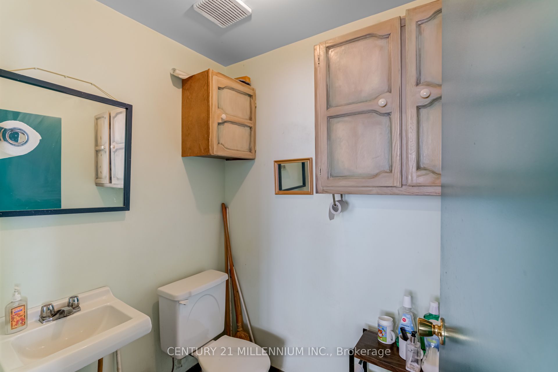 #33 - 24 Steinway Boulevard Property Photo 29