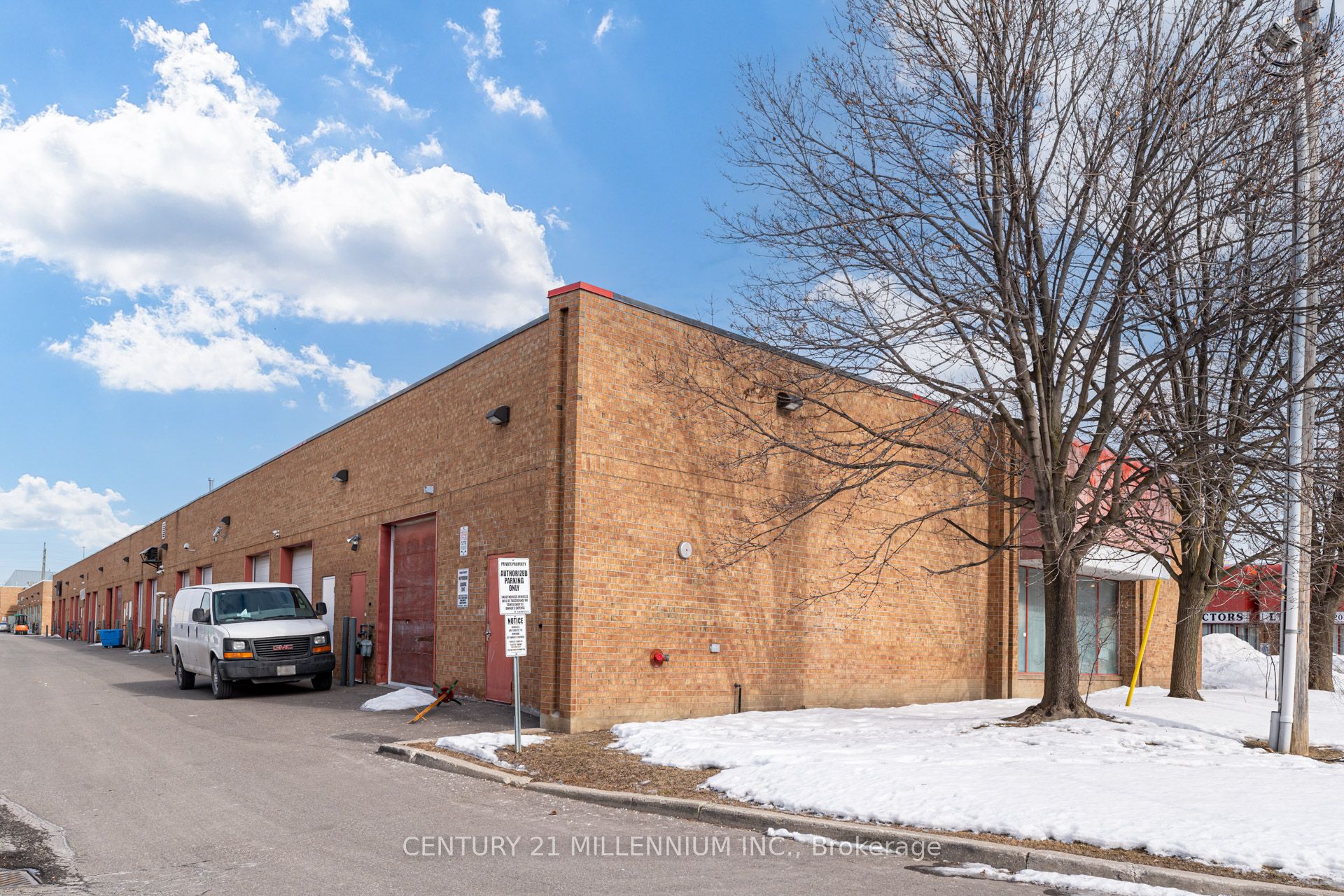 #33 - 24 Steinway Boulevard Property Photo 30