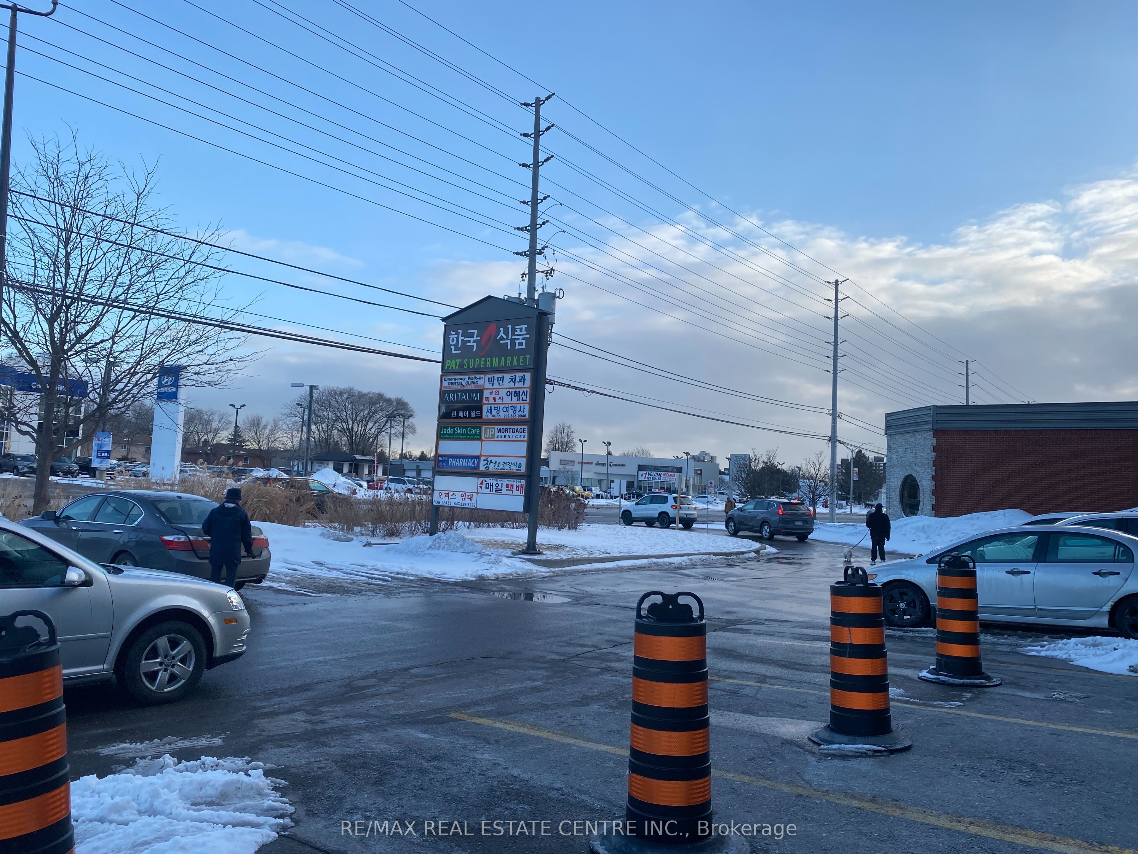 #207 - 333 Dundas Street Property Photo 2