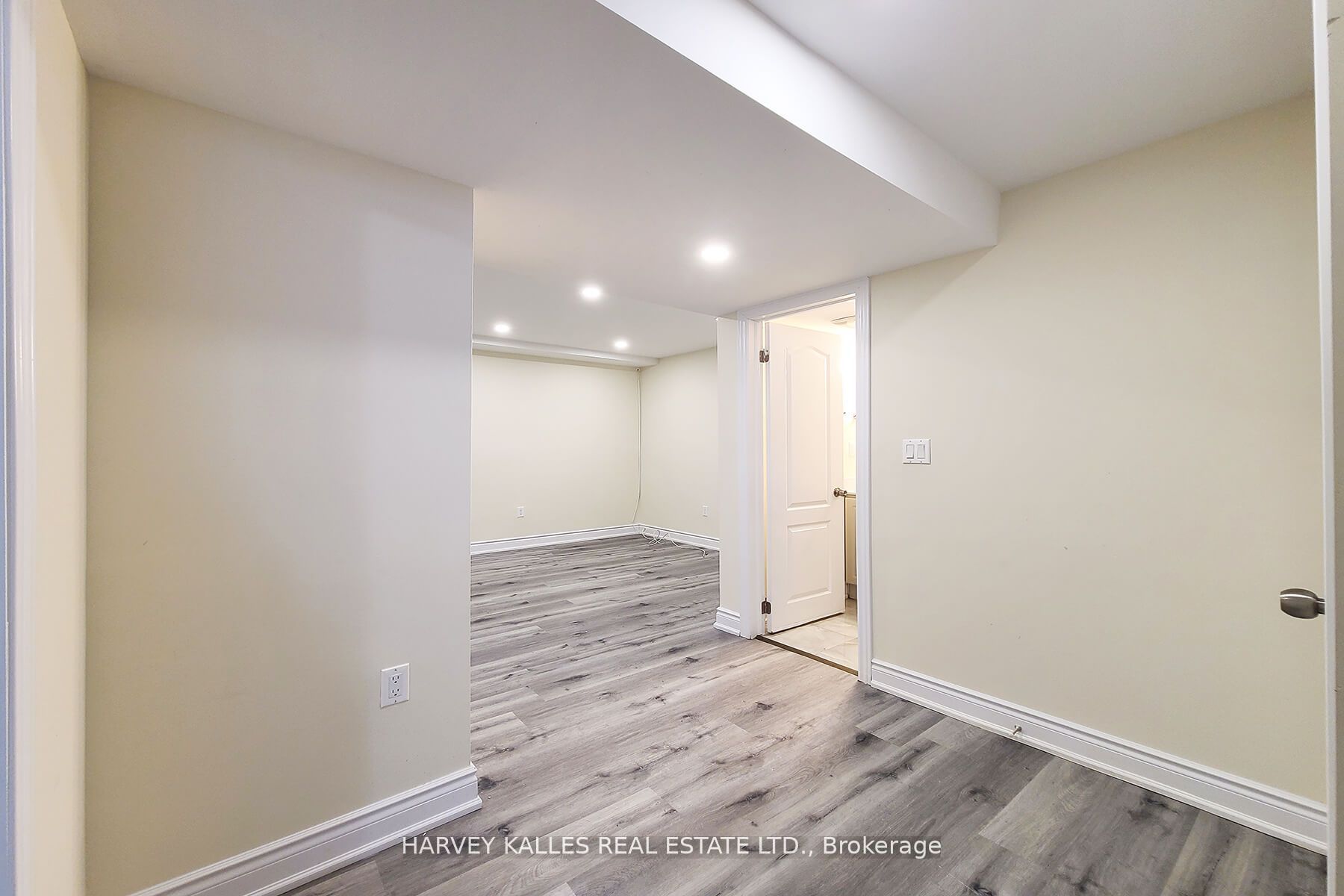 #lower - 99 Stilecroft Drive Property Photo 7