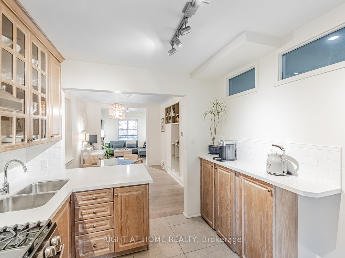 547 Saint Clarens Avenue Property Photo 12