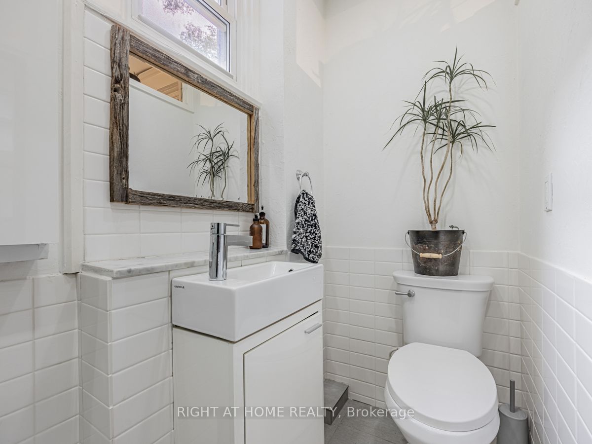 547 Saint Clarens Avenue Property Photo 15