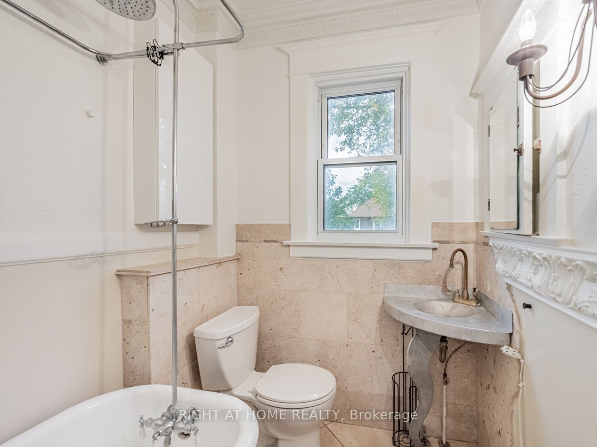 547 Saint Clarens Avenue Property Photo 22