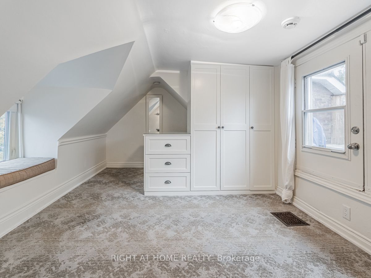 547 Saint Clarens Avenue Property Photo 25