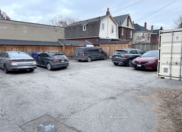 3419 Dundas Street Property Photo 6