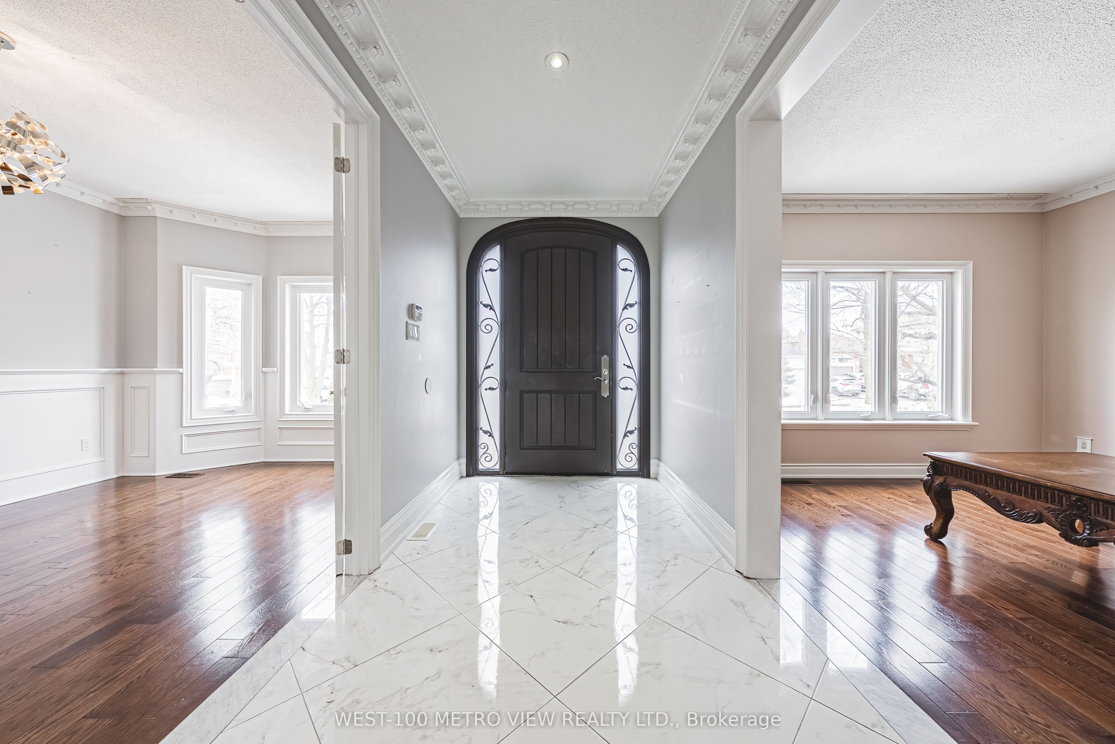 589 Glen Park Avenue Property Photo 2