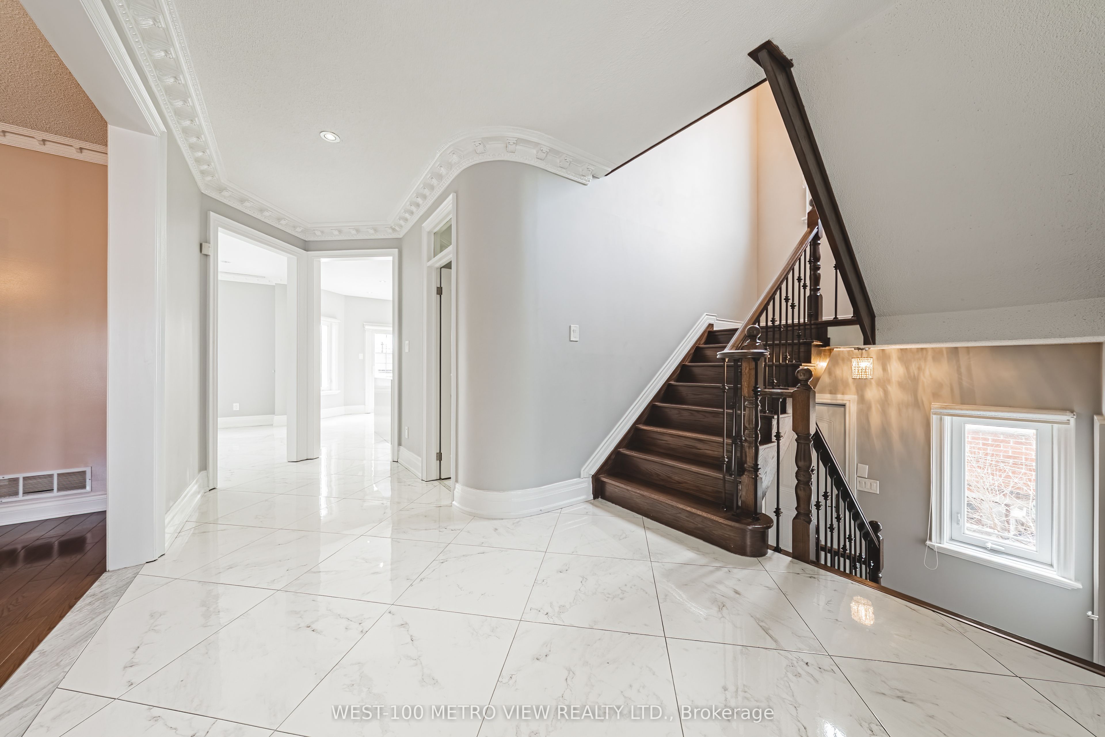 589 Glen Park Avenue Property Photo 3