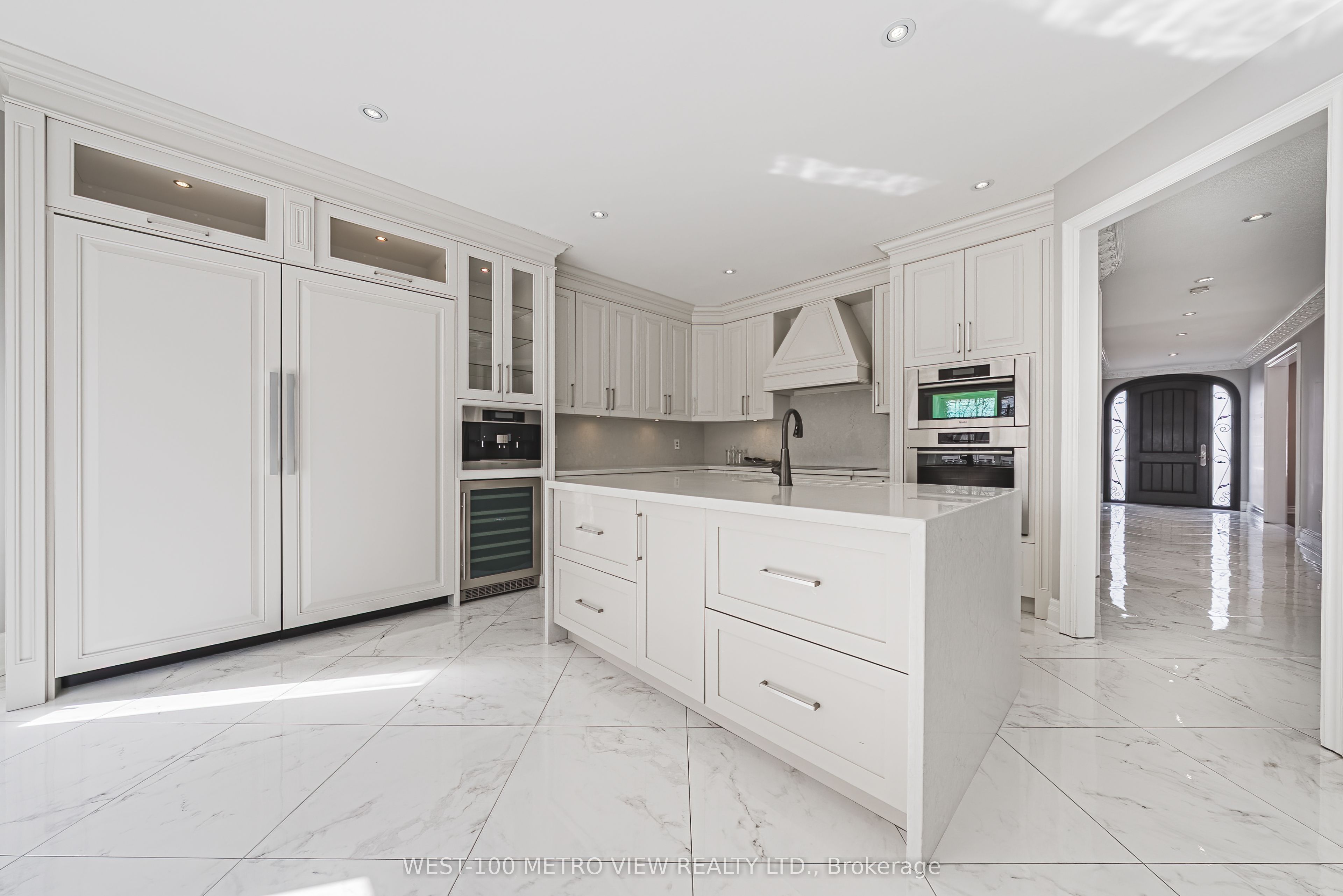 589 Glen Park Avenue Property Photo 4
