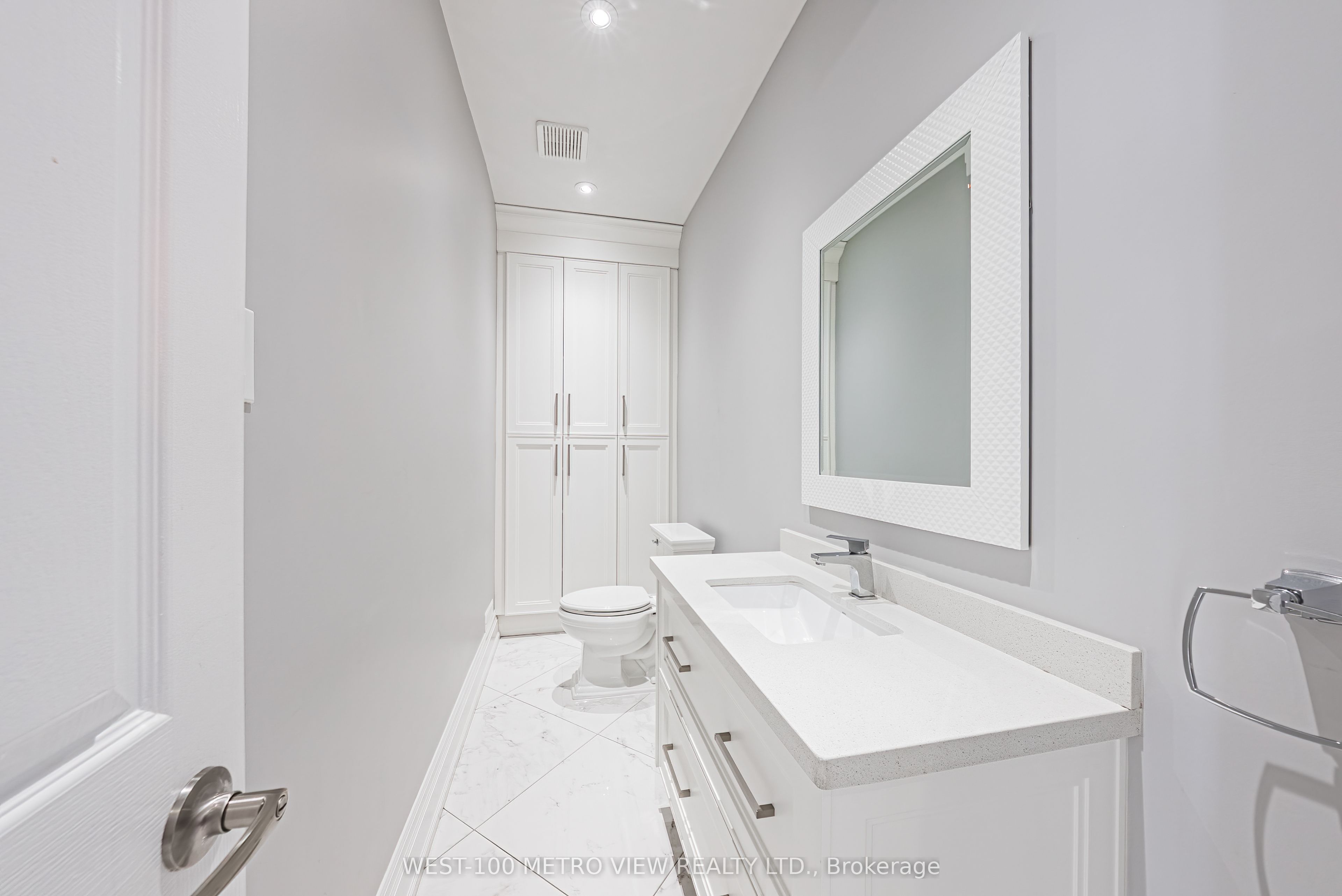 589 Glen Park Avenue Property Photo 12