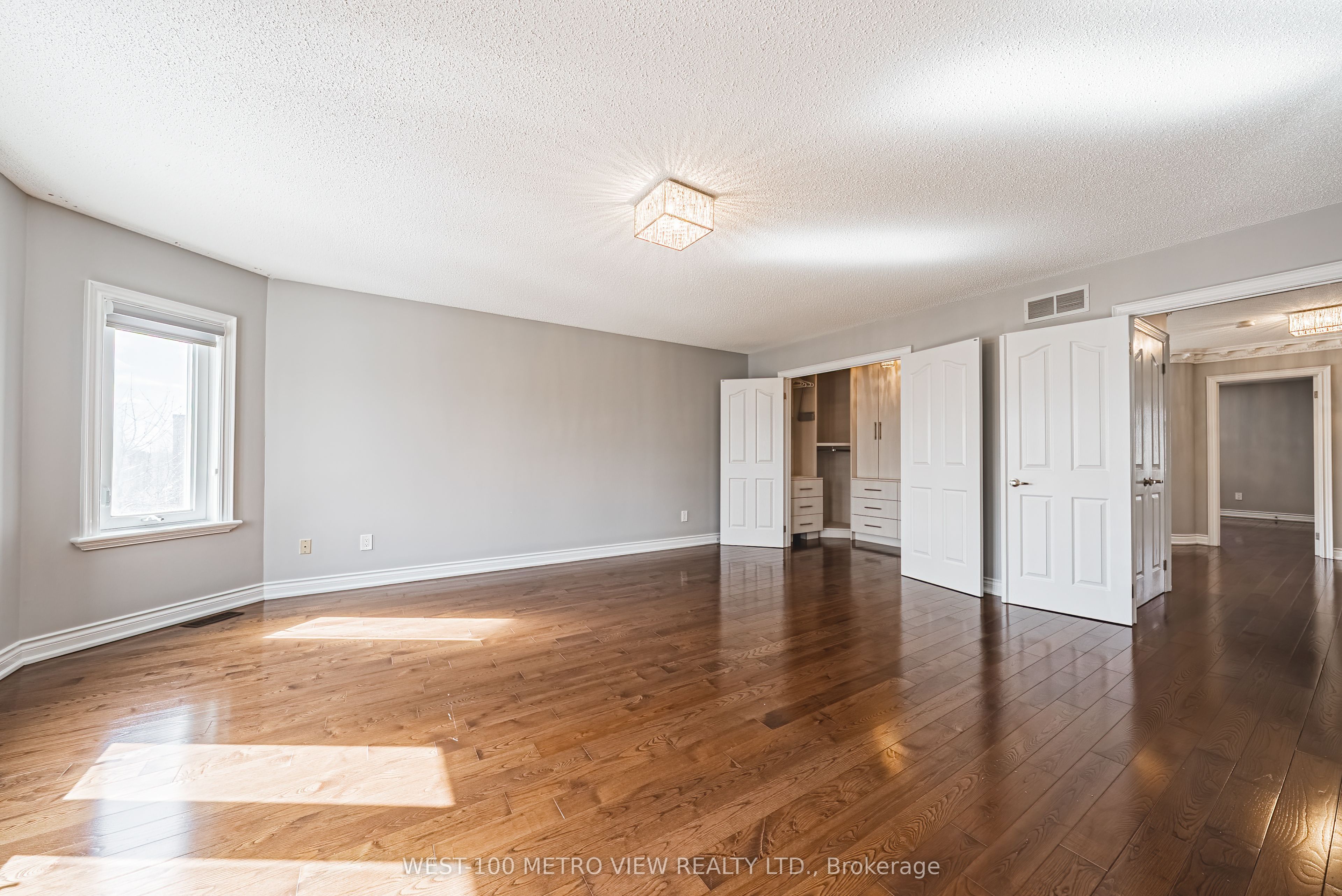 589 Glen Park Avenue Property Photo 15