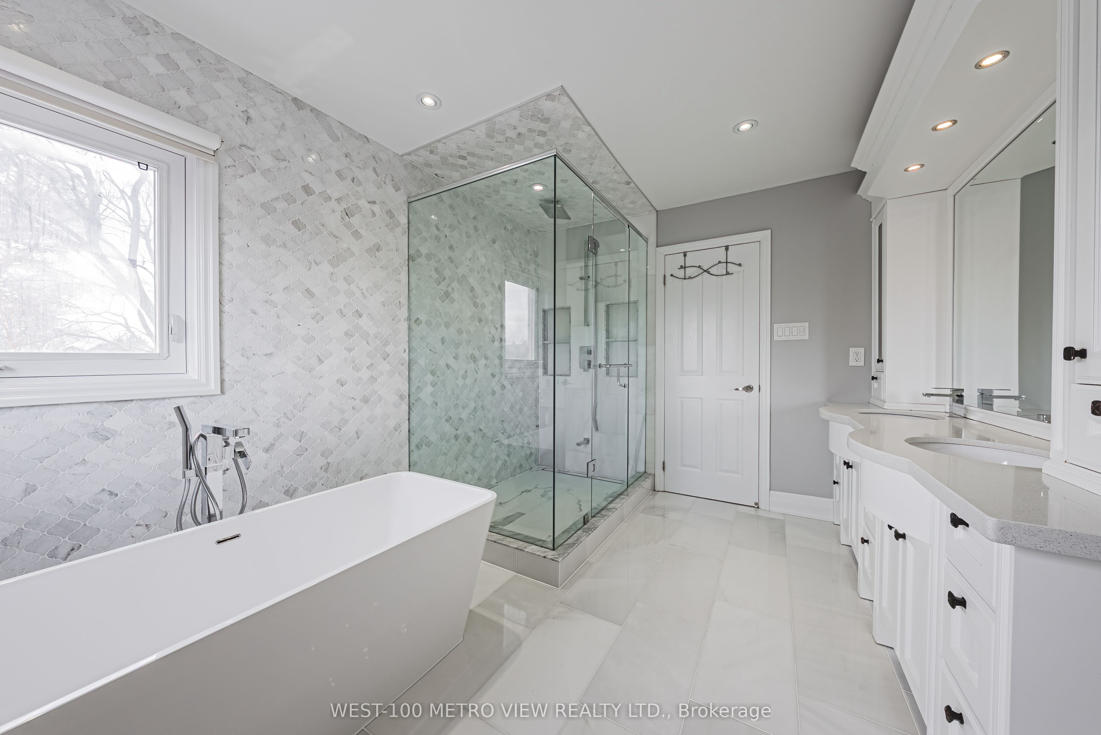 589 Glen Park Avenue Property Photo 17