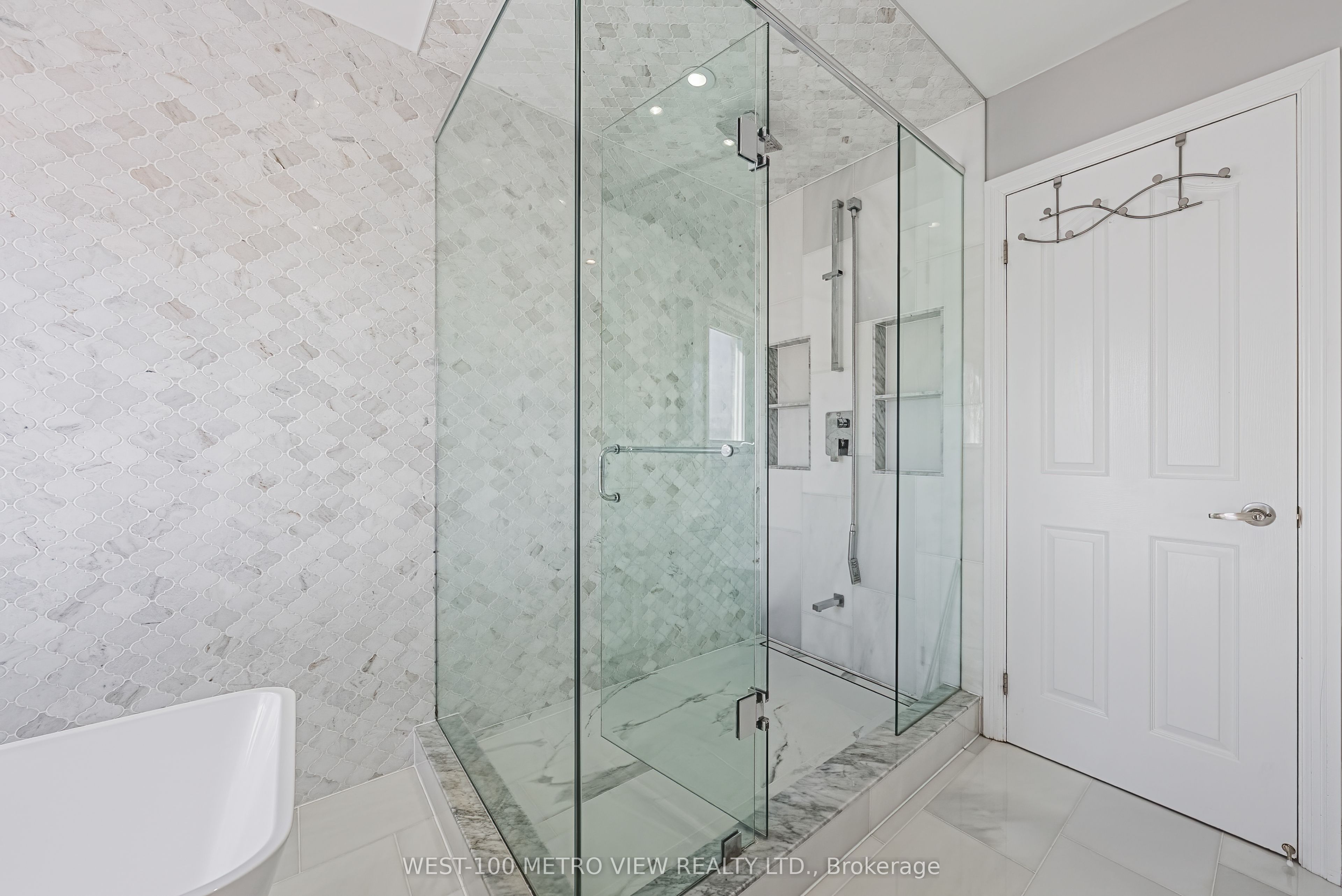 589 Glen Park Avenue Property Photo 18