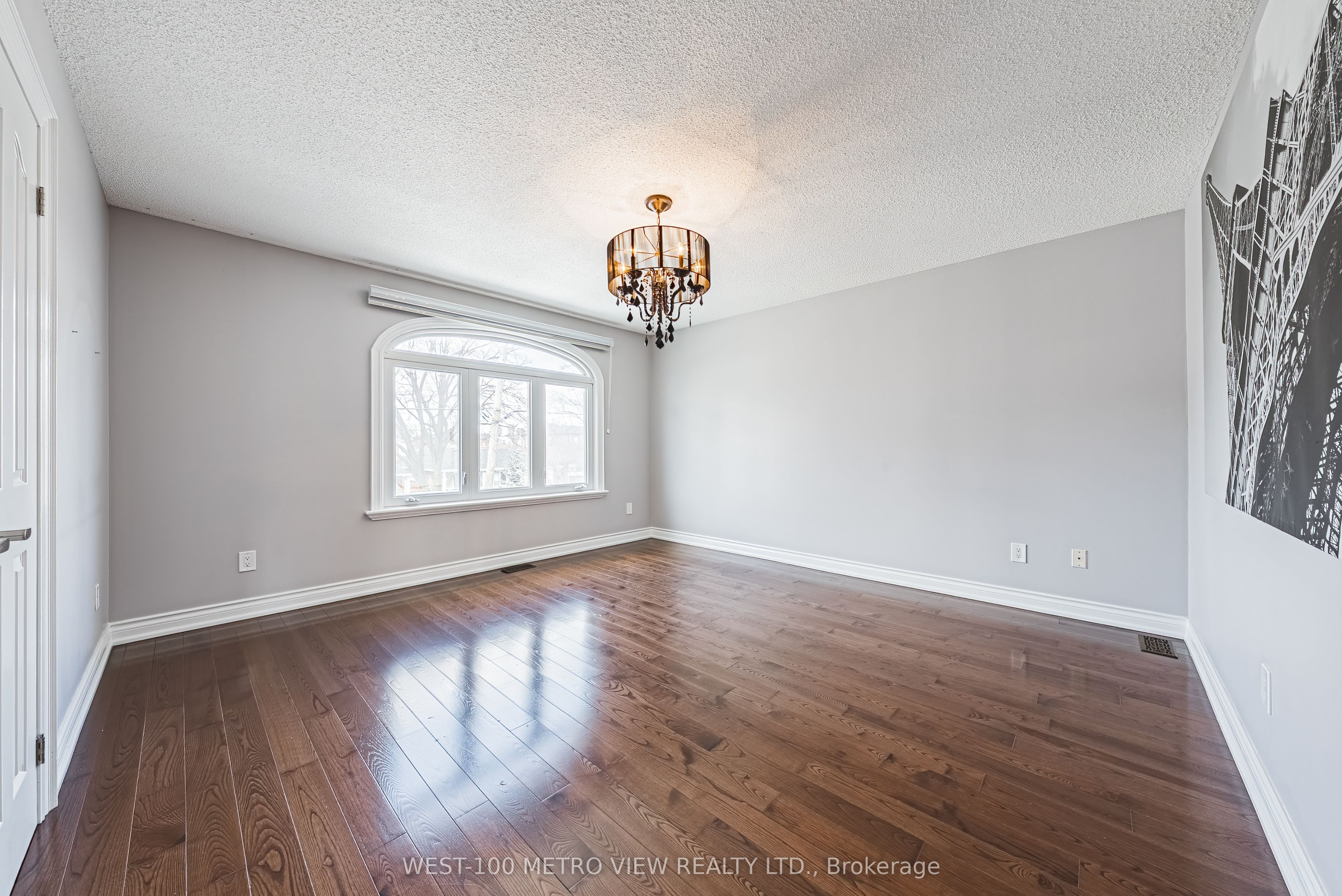 589 Glen Park Avenue Property Photo 21