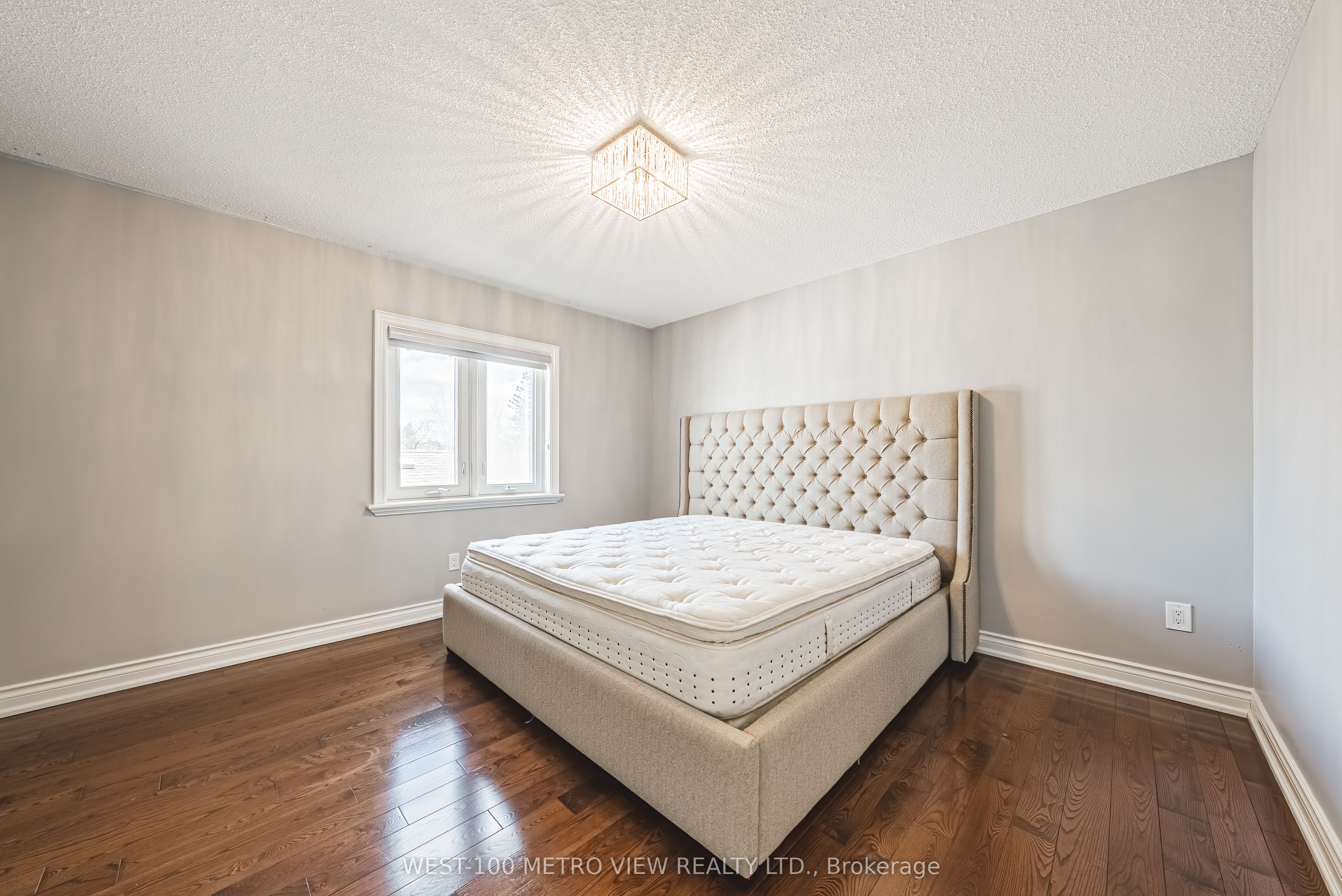 589 Glen Park Avenue Property Photo 23